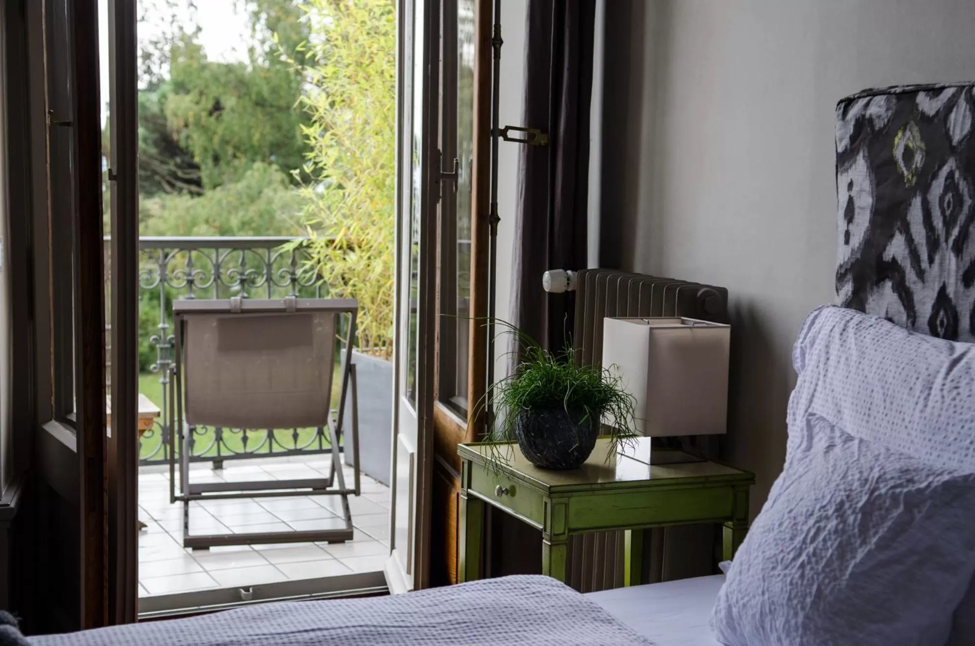 Bedroom in La Maison d'Igor