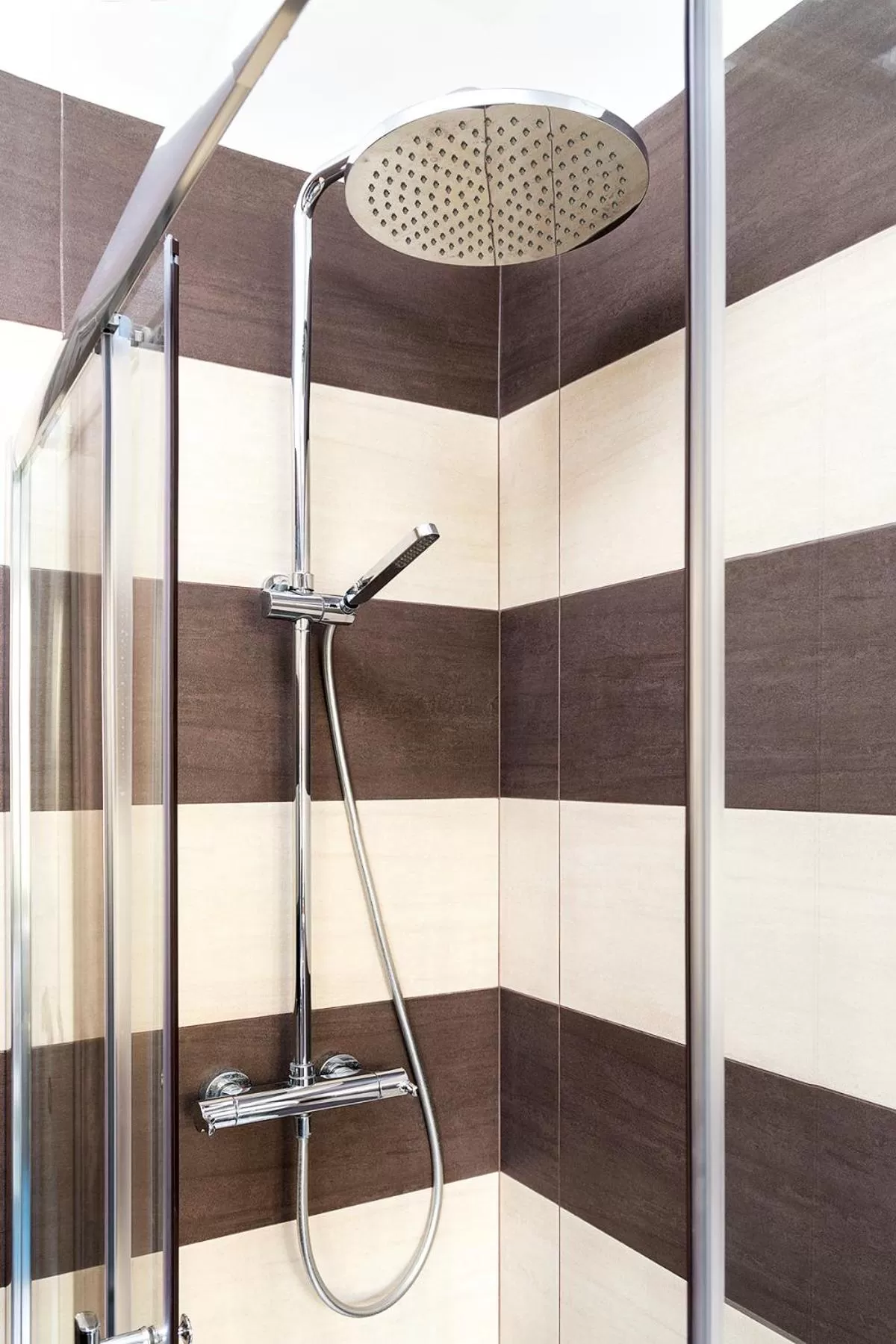 Shower in B&B Cozy Cove