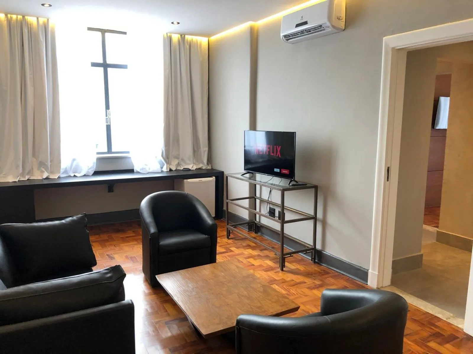 TV and multimedia in San Raphael Hotel