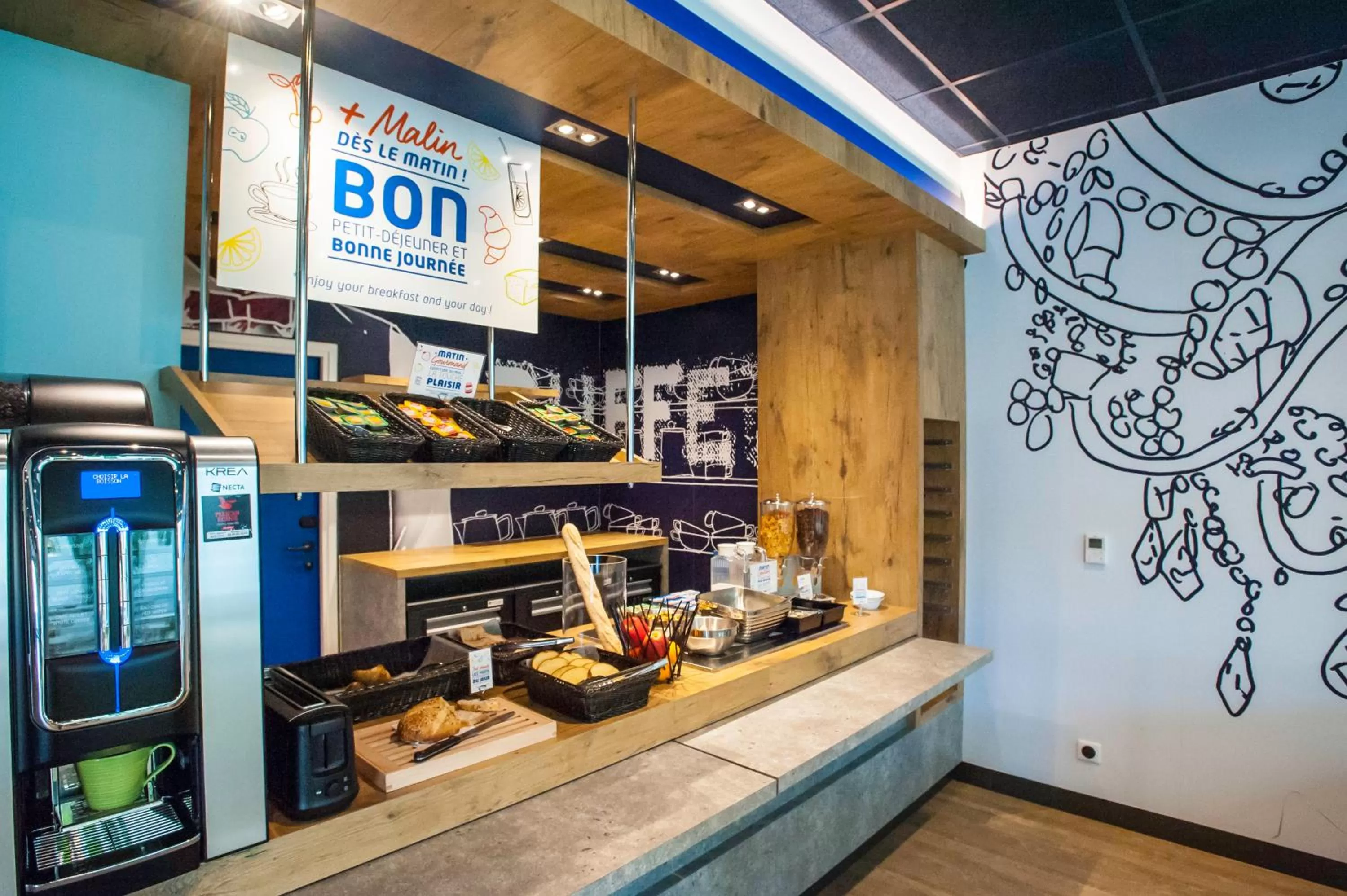 Continental breakfast in Ibis Budget Château-Thierry