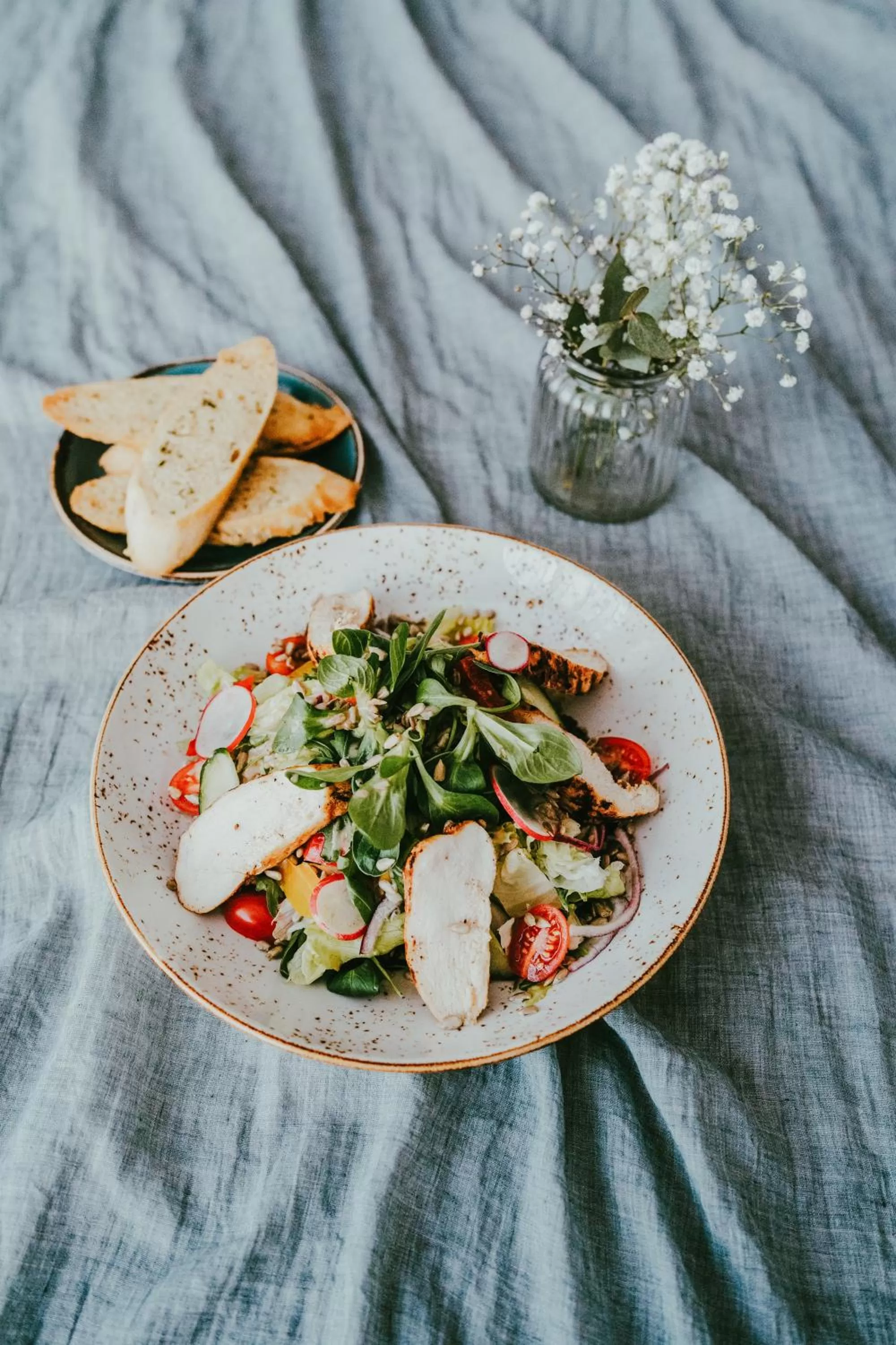 Restaurant/places to eat in Gold Hotel