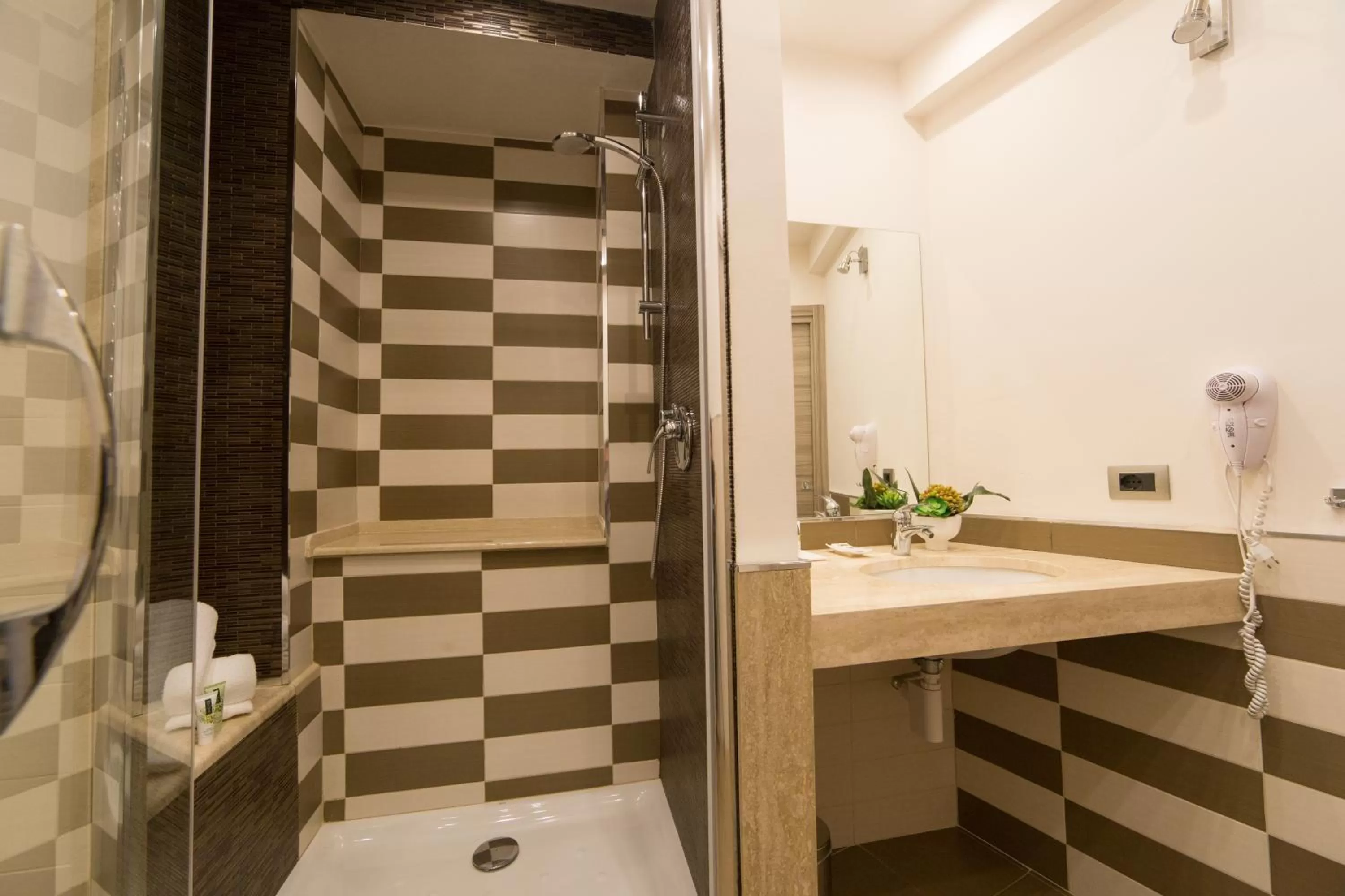 Shower, Bathroom in Palazzo Sisto Exclusive Rooms