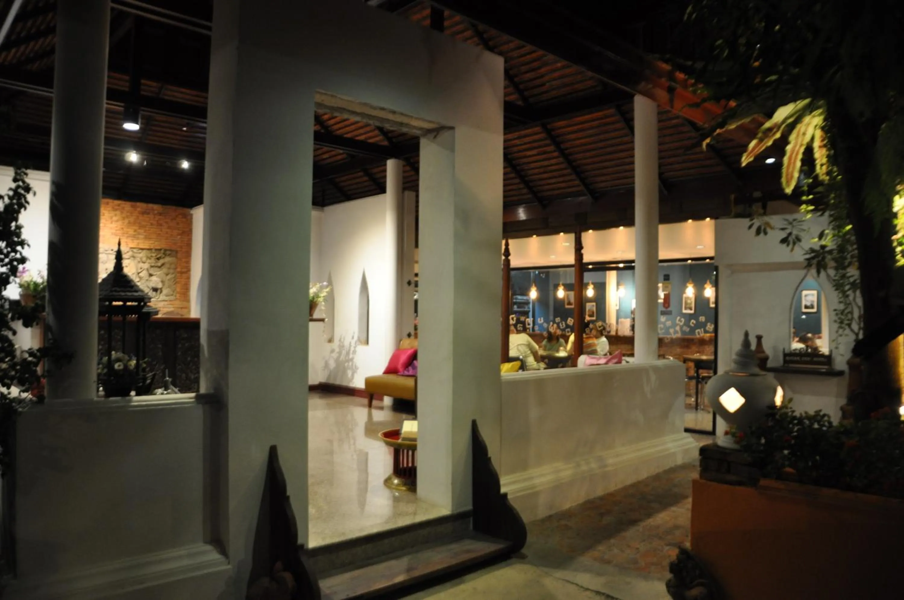 Facade/entrance in Ruean Thai Hotel