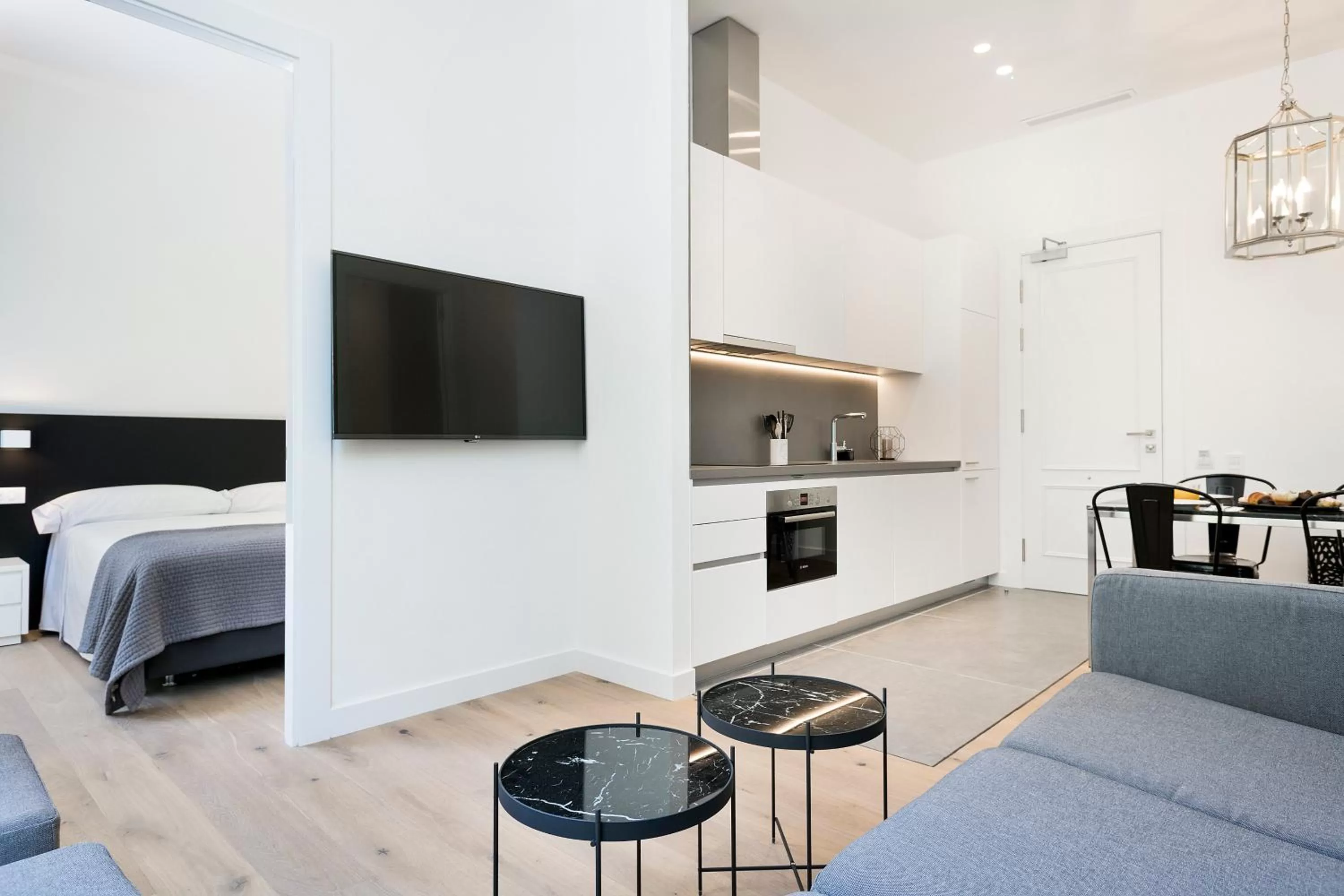 TV and multimedia, Bed in Murmuri Residence Mercader