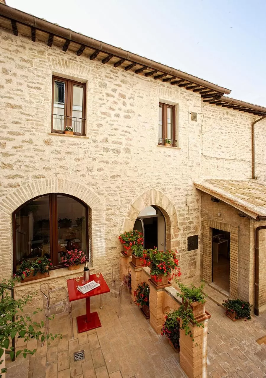 Property building in Hotel Sorella Luna