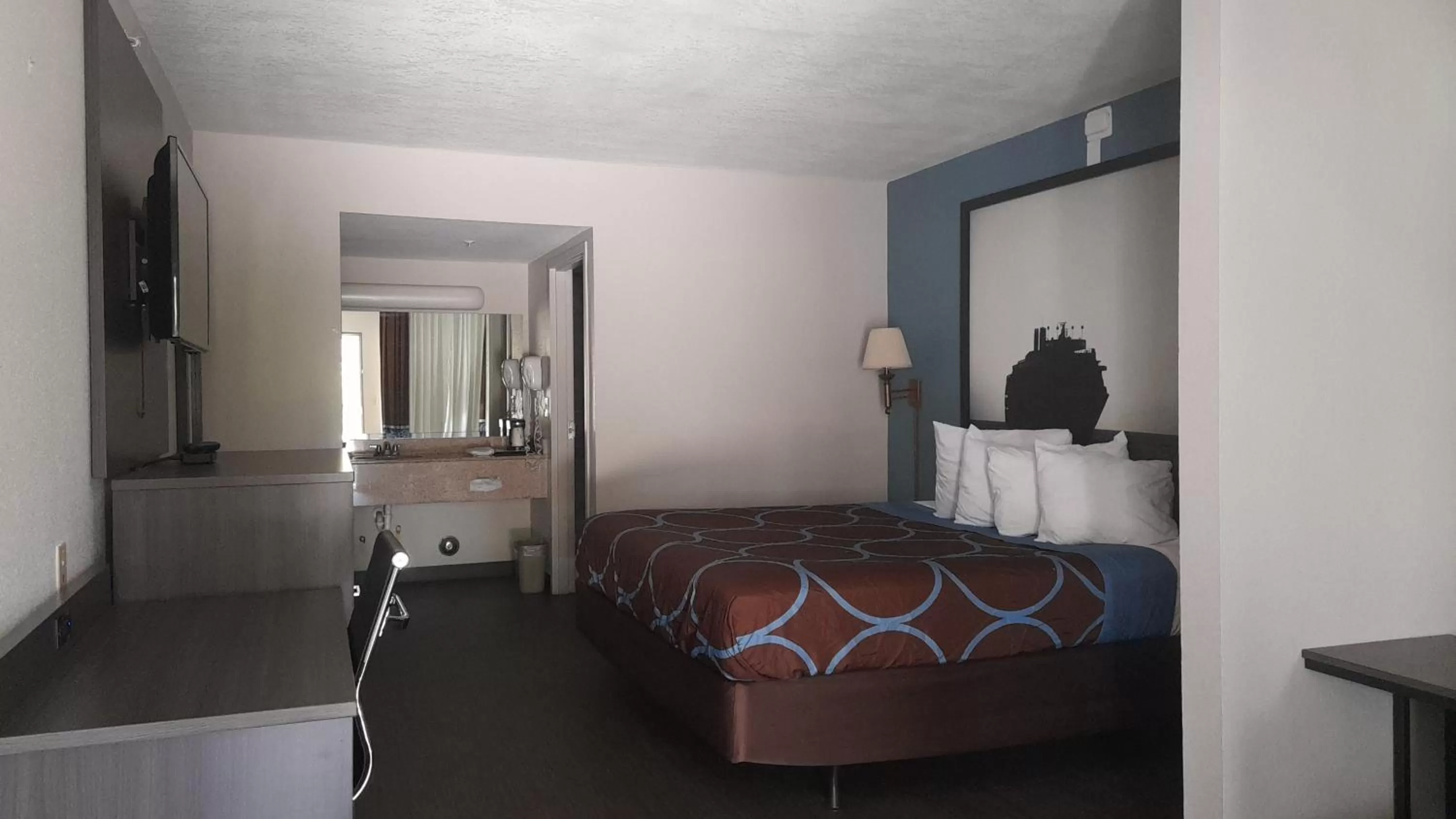 Area and facilities, Bed in Super 8 Motel by Wyndham near Fort Lauderdale Arpt