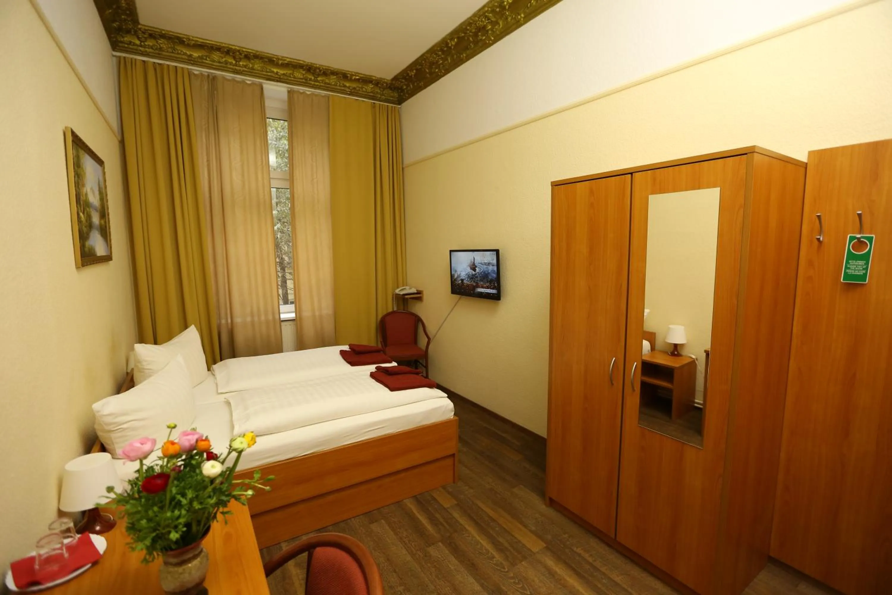 Photo of the whole room, Bed in Hotel AI Königshof