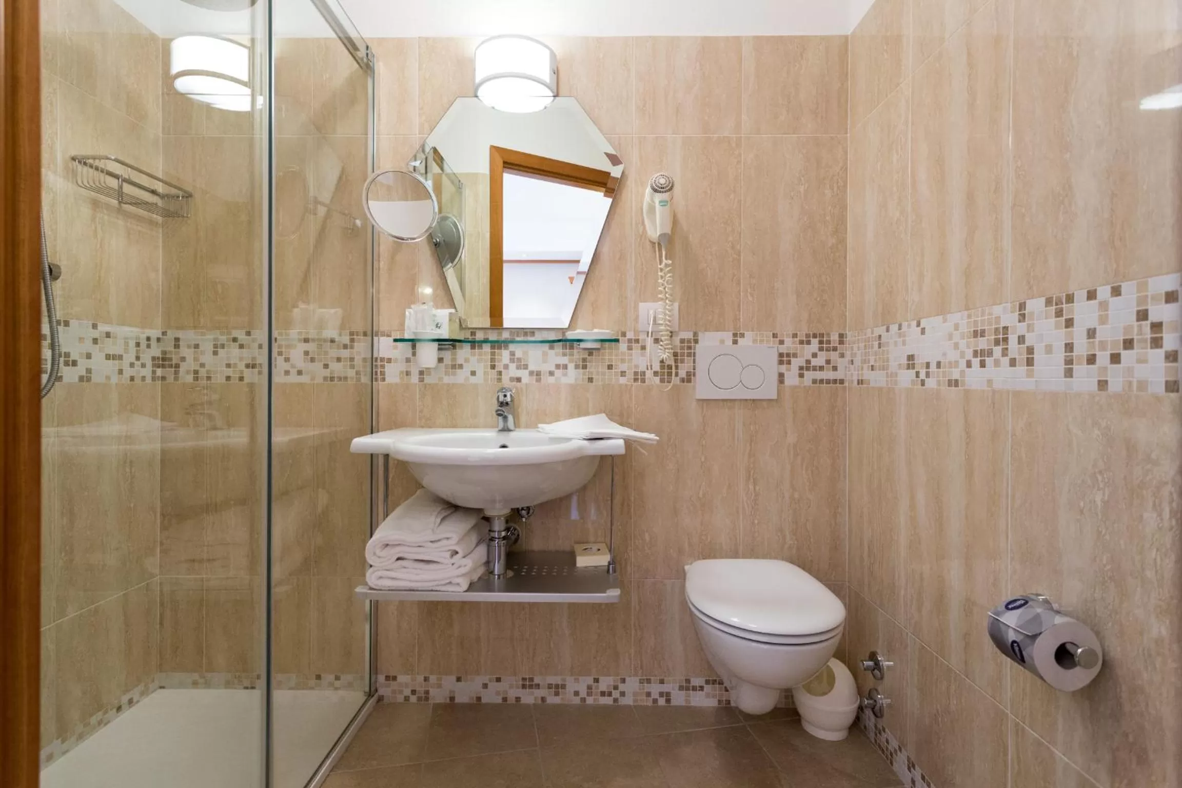 Toilet in Hotel La Terrazza RESTAURANT & SPA