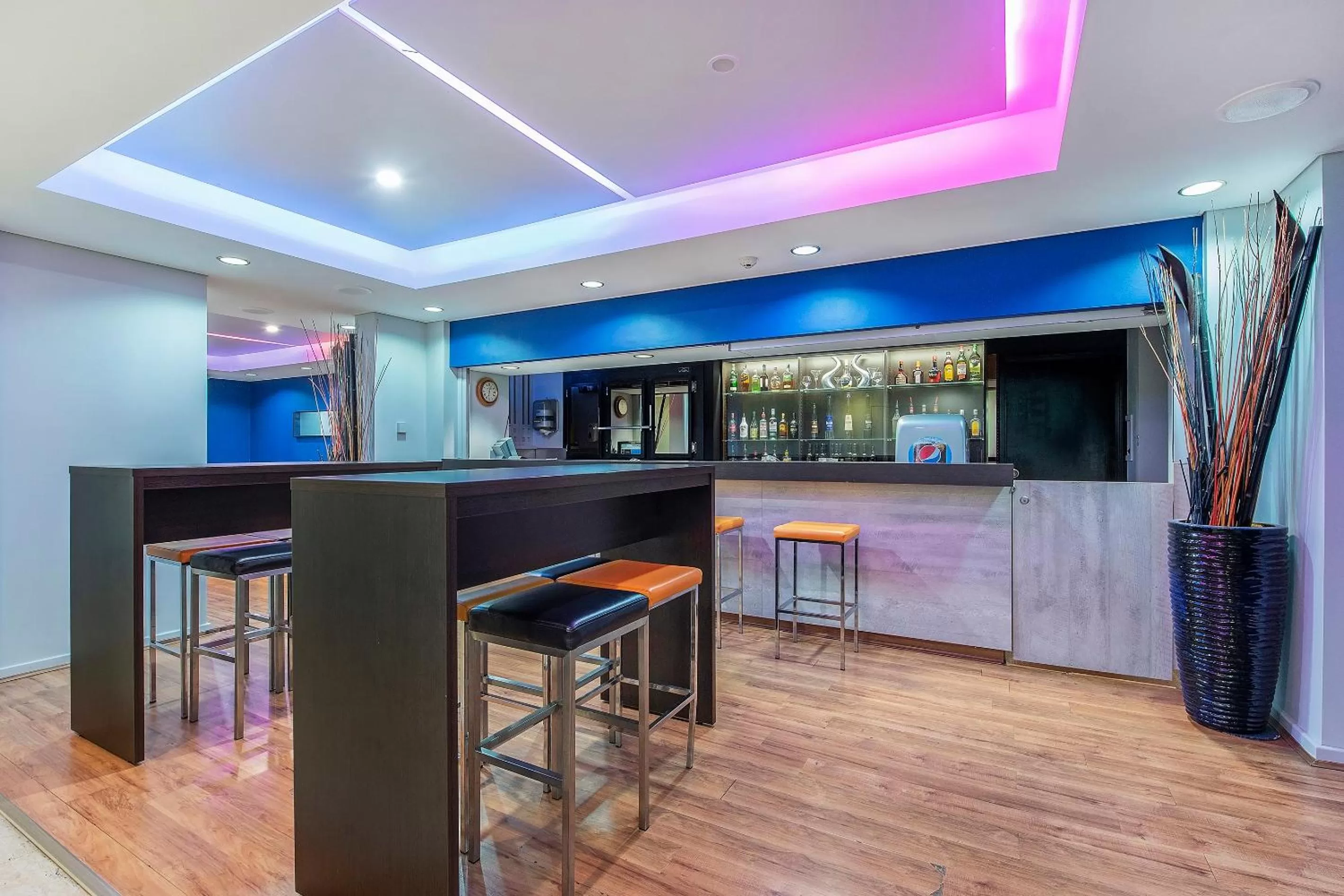 Lounge or bar in Quality Hotel Ambassador Perth