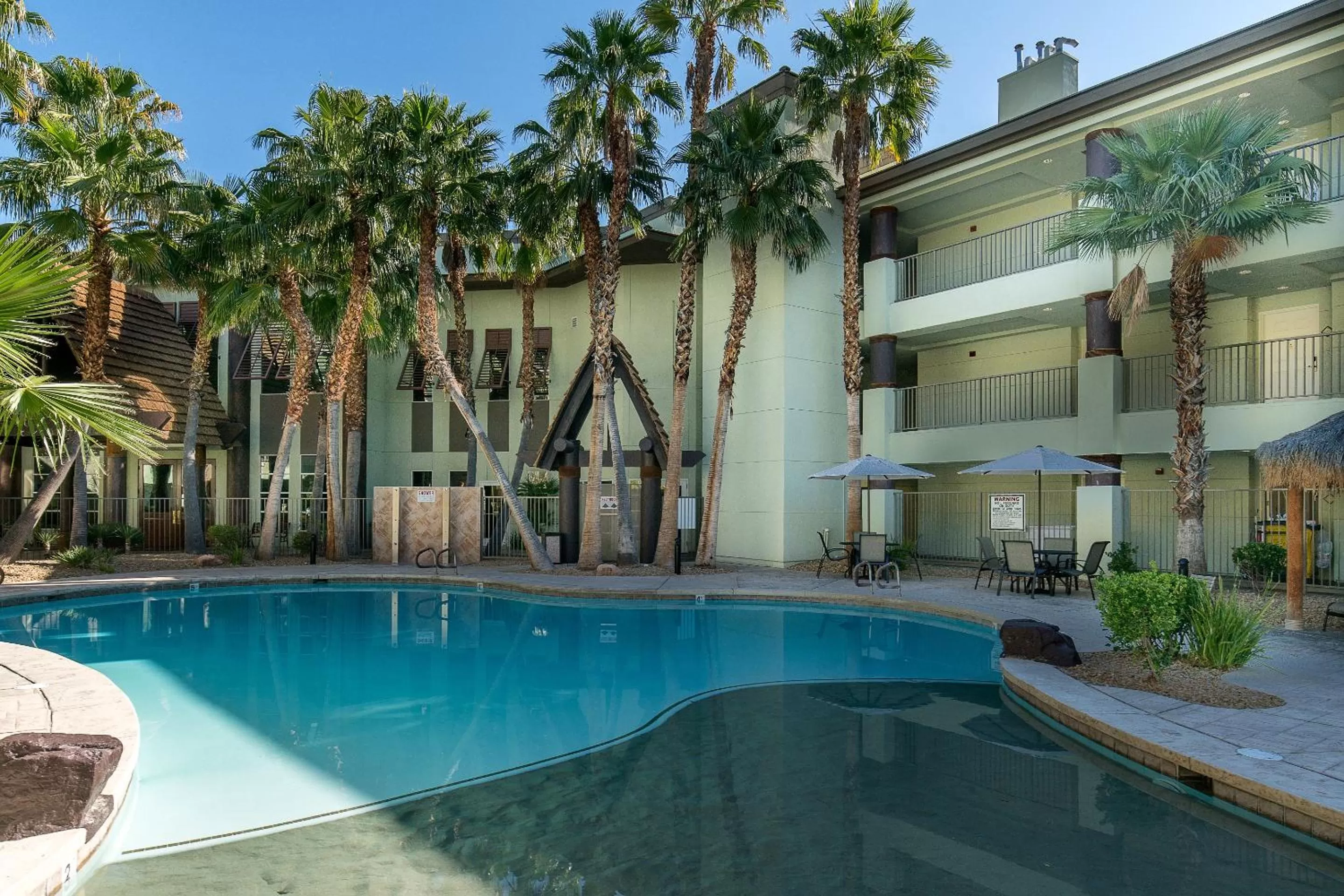 Swimming pool in Tahiti All-Suite Resort