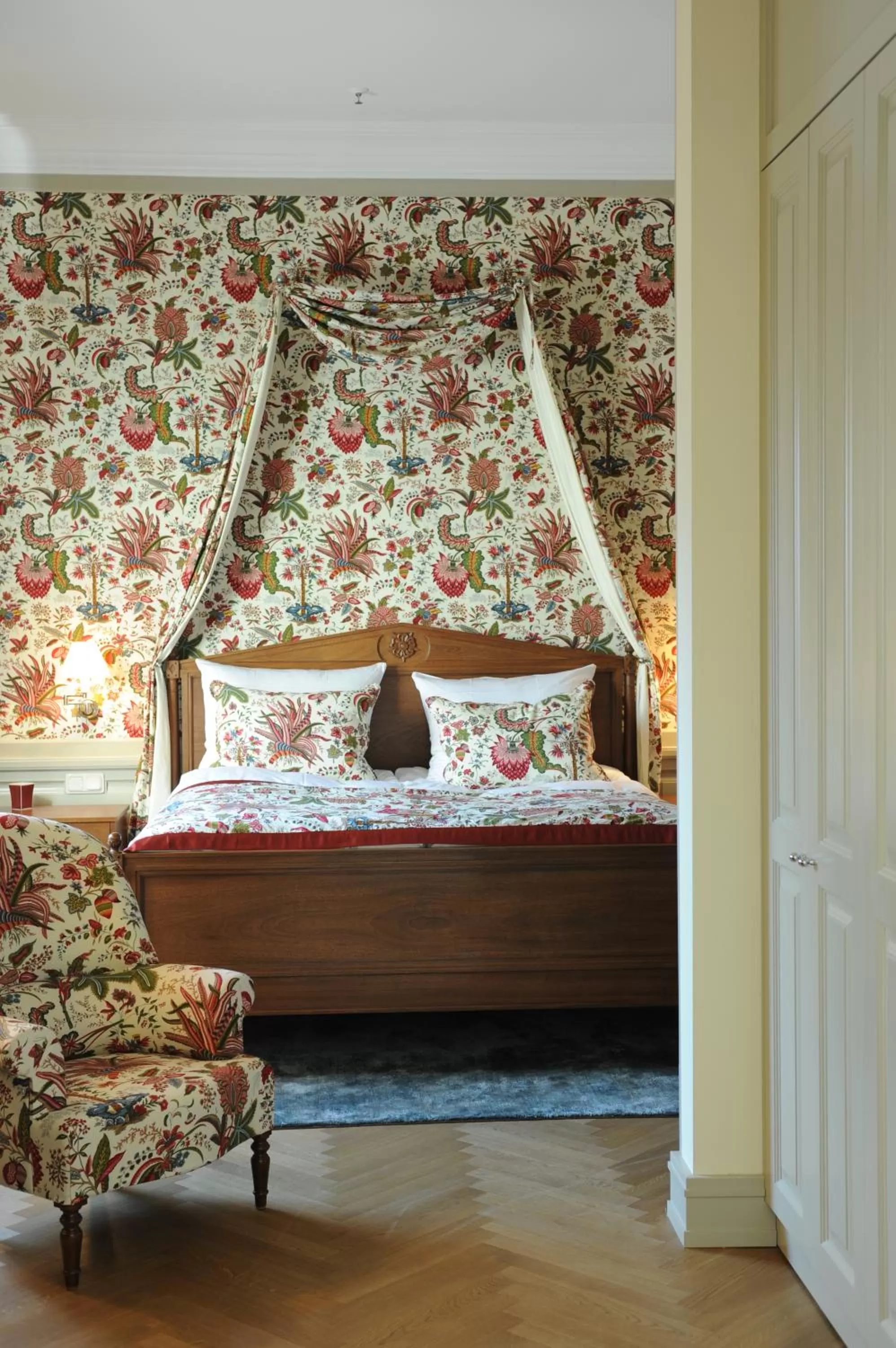 Photo of the whole room, Bed in Hotel Detmolder Hof