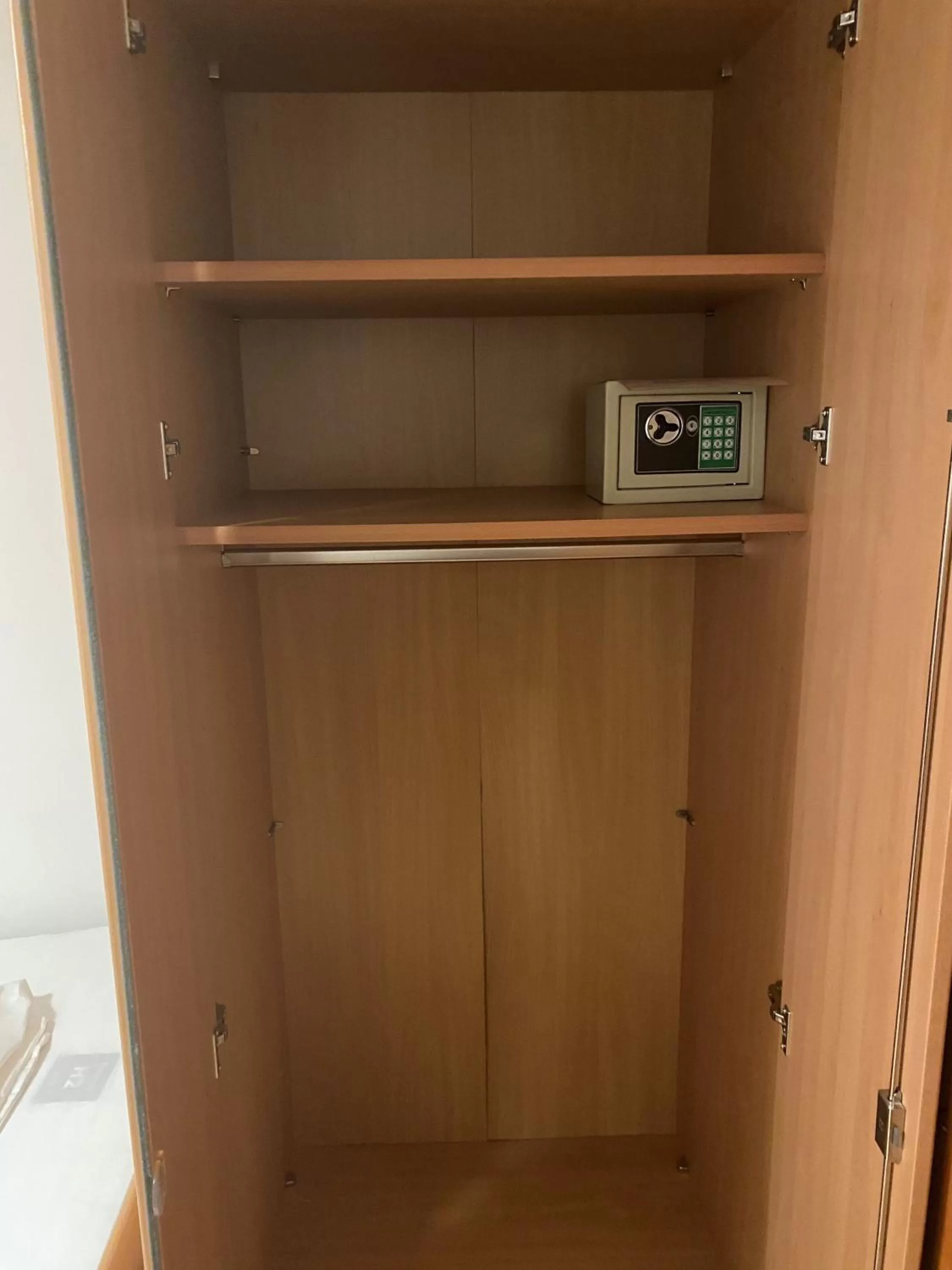 Photo of the whole room in Hotel 7 Winden