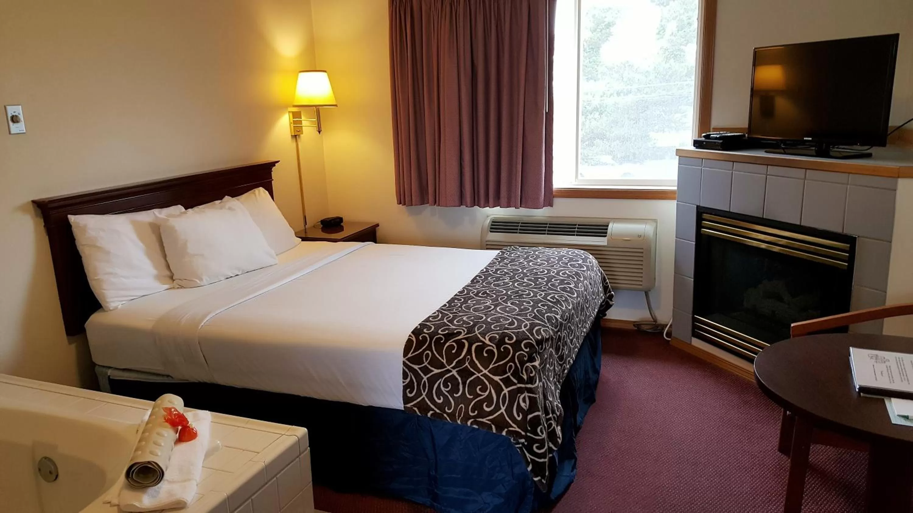 Sauna, Room Photo in Hillcrest Inn