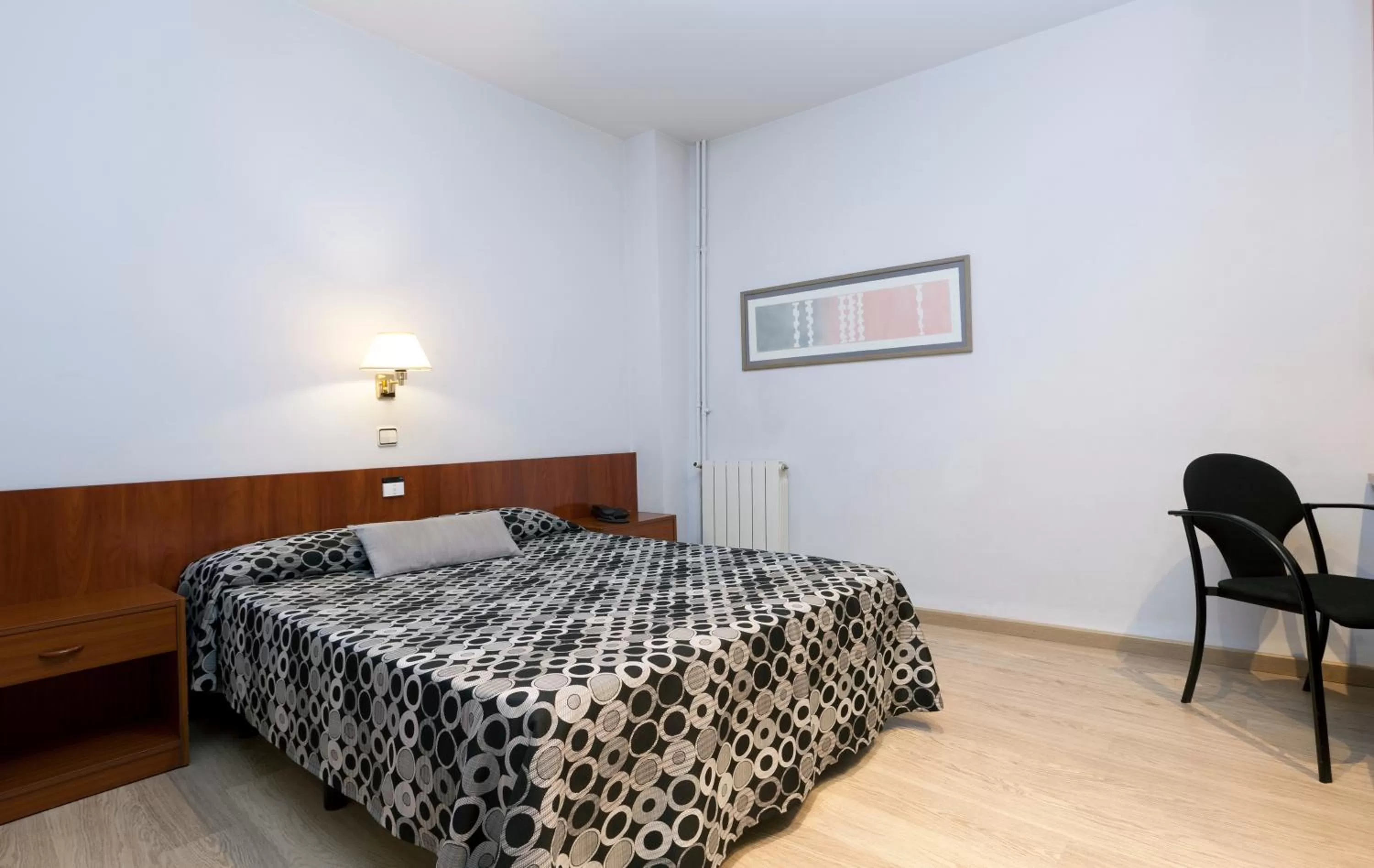 Bedroom, Bed in Peninsular