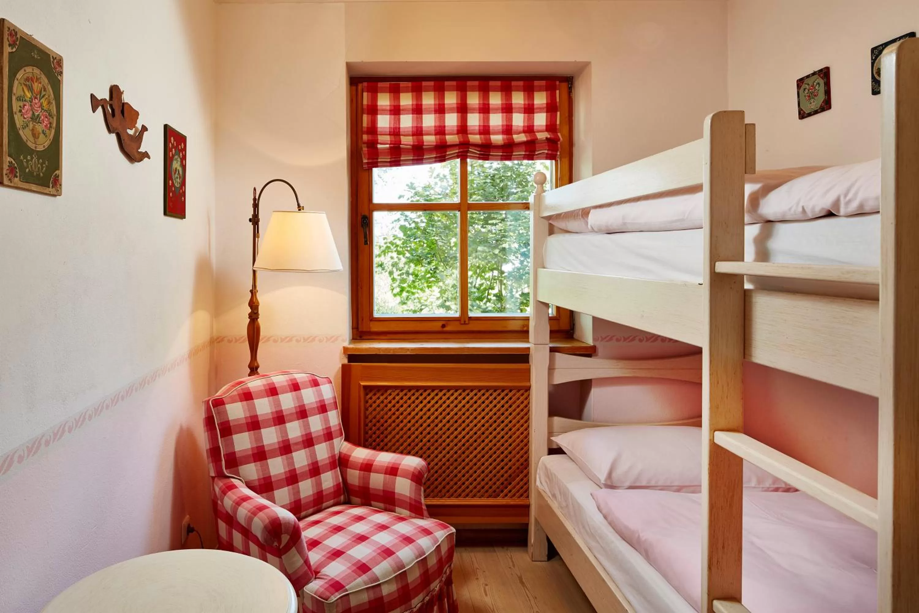 bunk bed, Bed in Landsitz Römerhof - Hotel Apartments