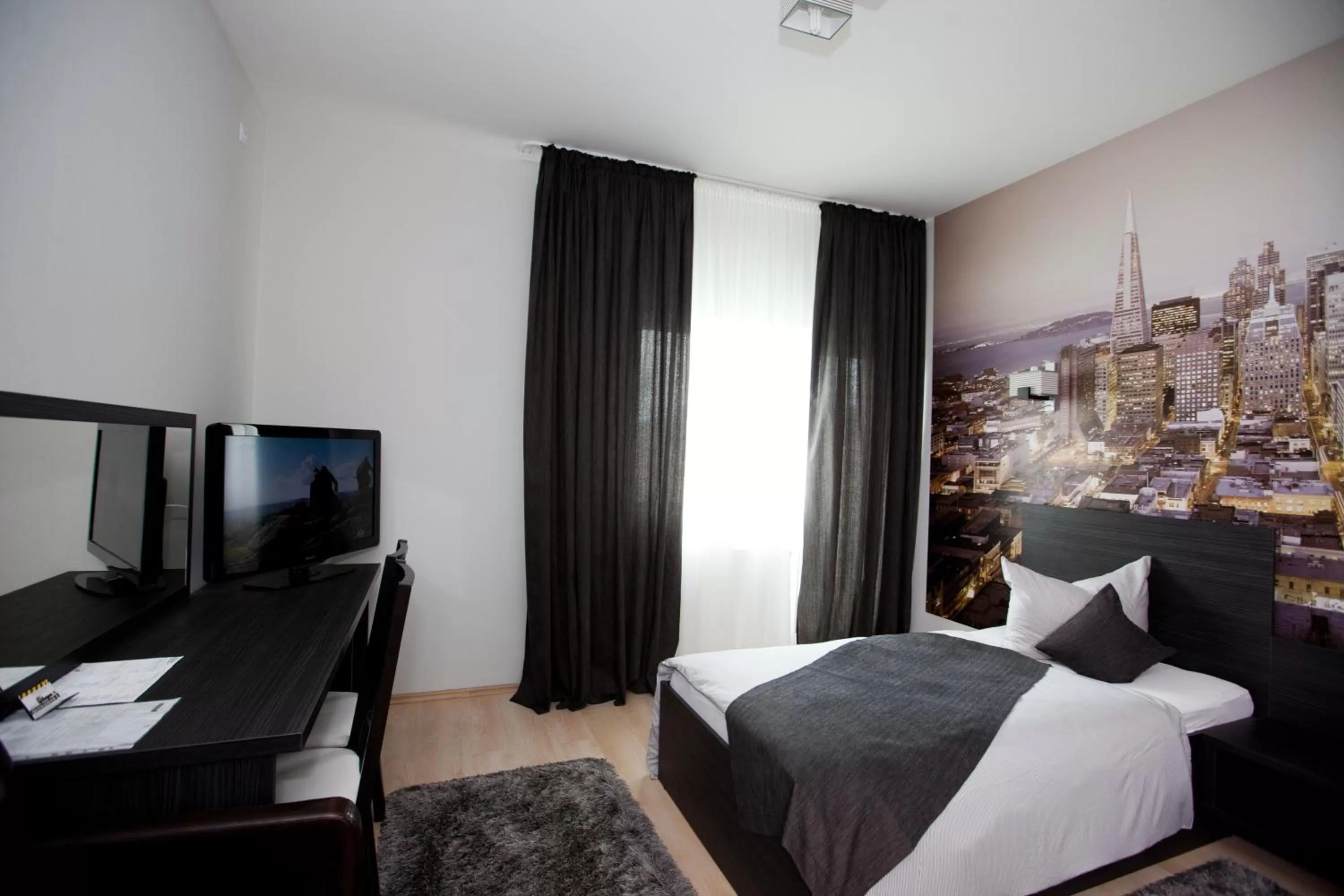 Decorative detail, Bed in Hotel Sheriff