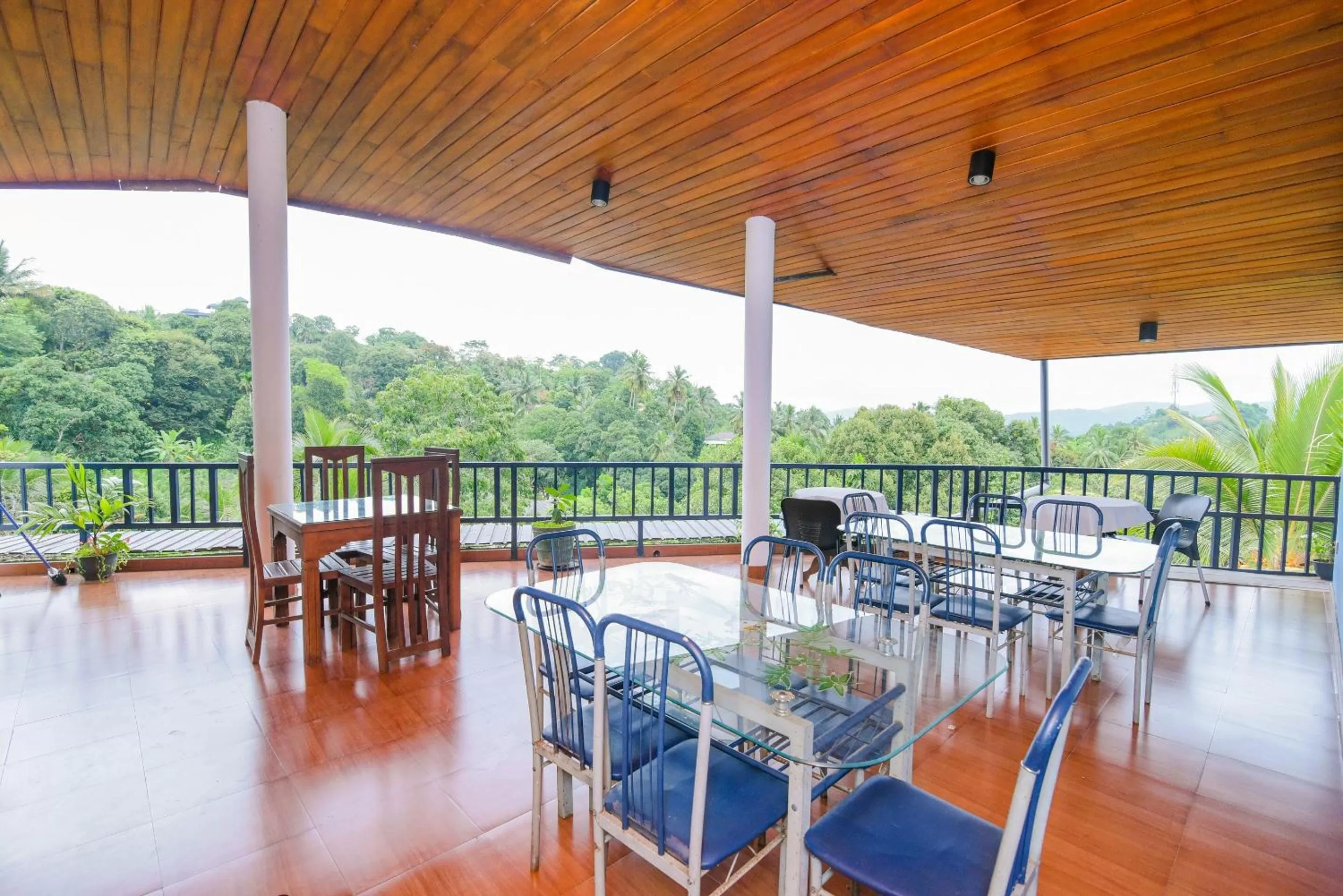 Restaurant/places to eat in Blue Haven Guest House