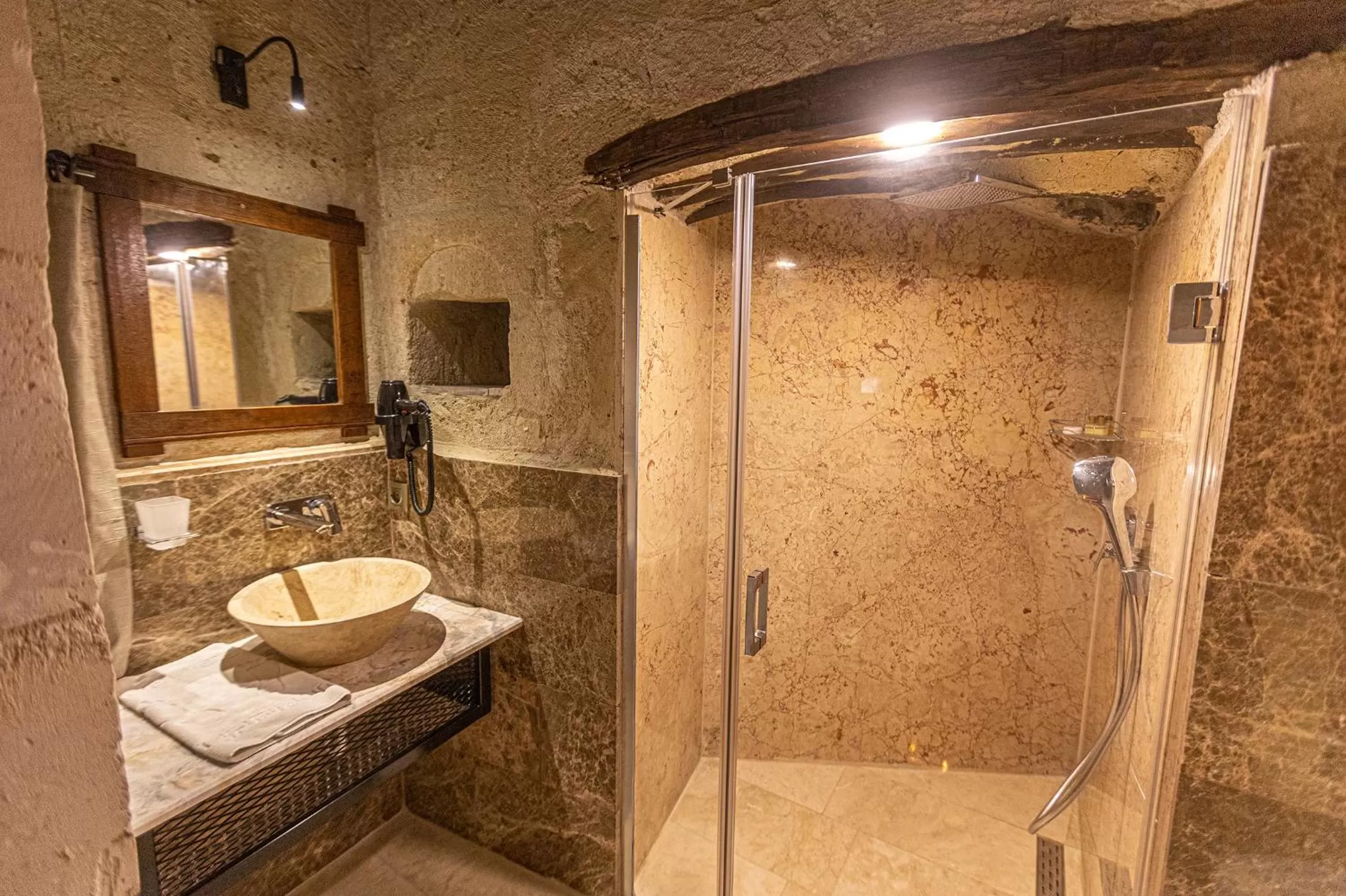 Bathroom in Taskonak Hotel