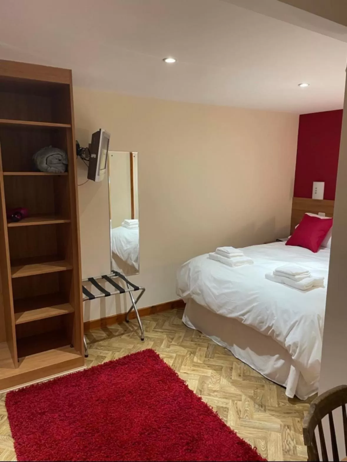 Bedroom, Bed in The King Alfred