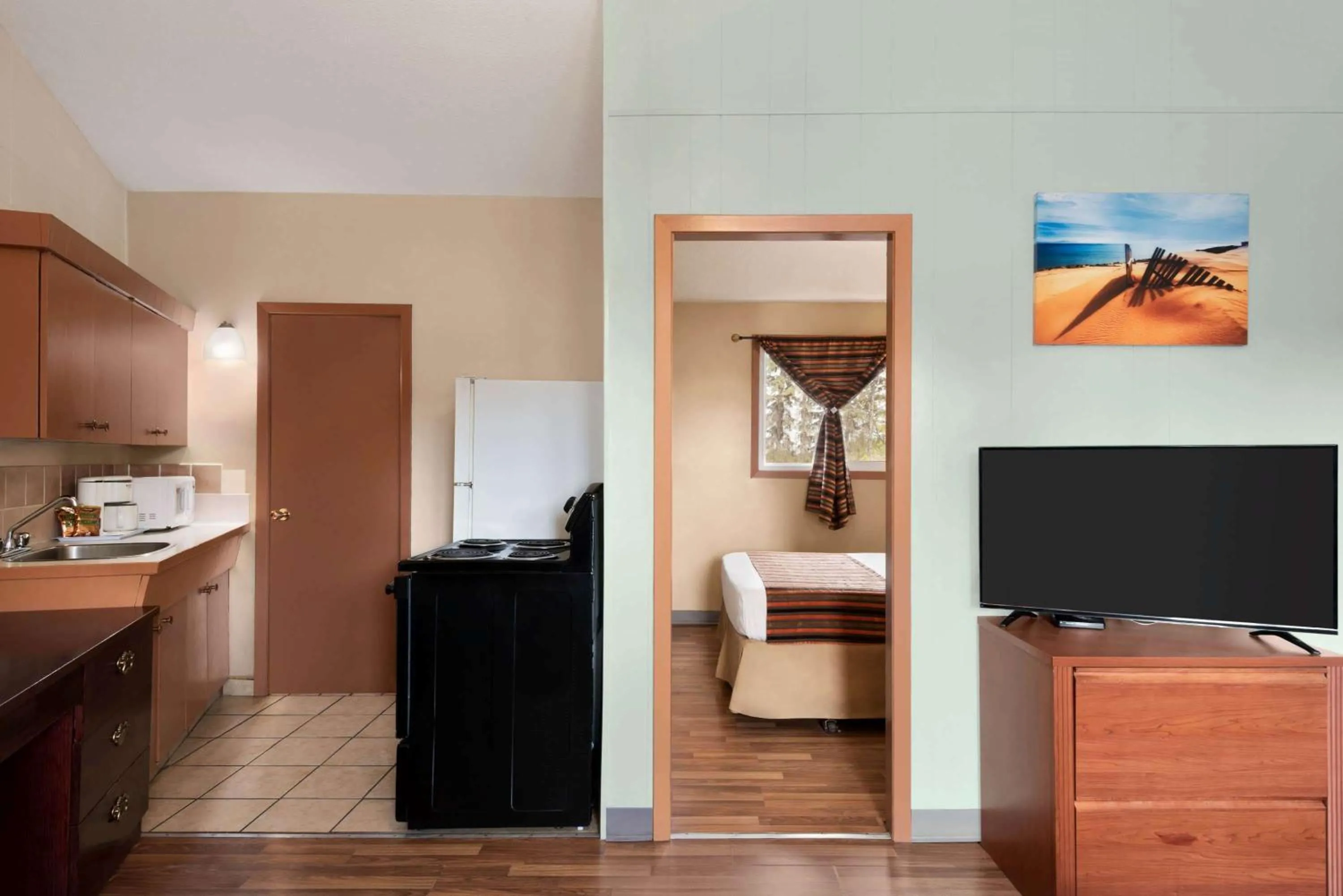 Photo of the whole room in Thriftlodge Edmonton