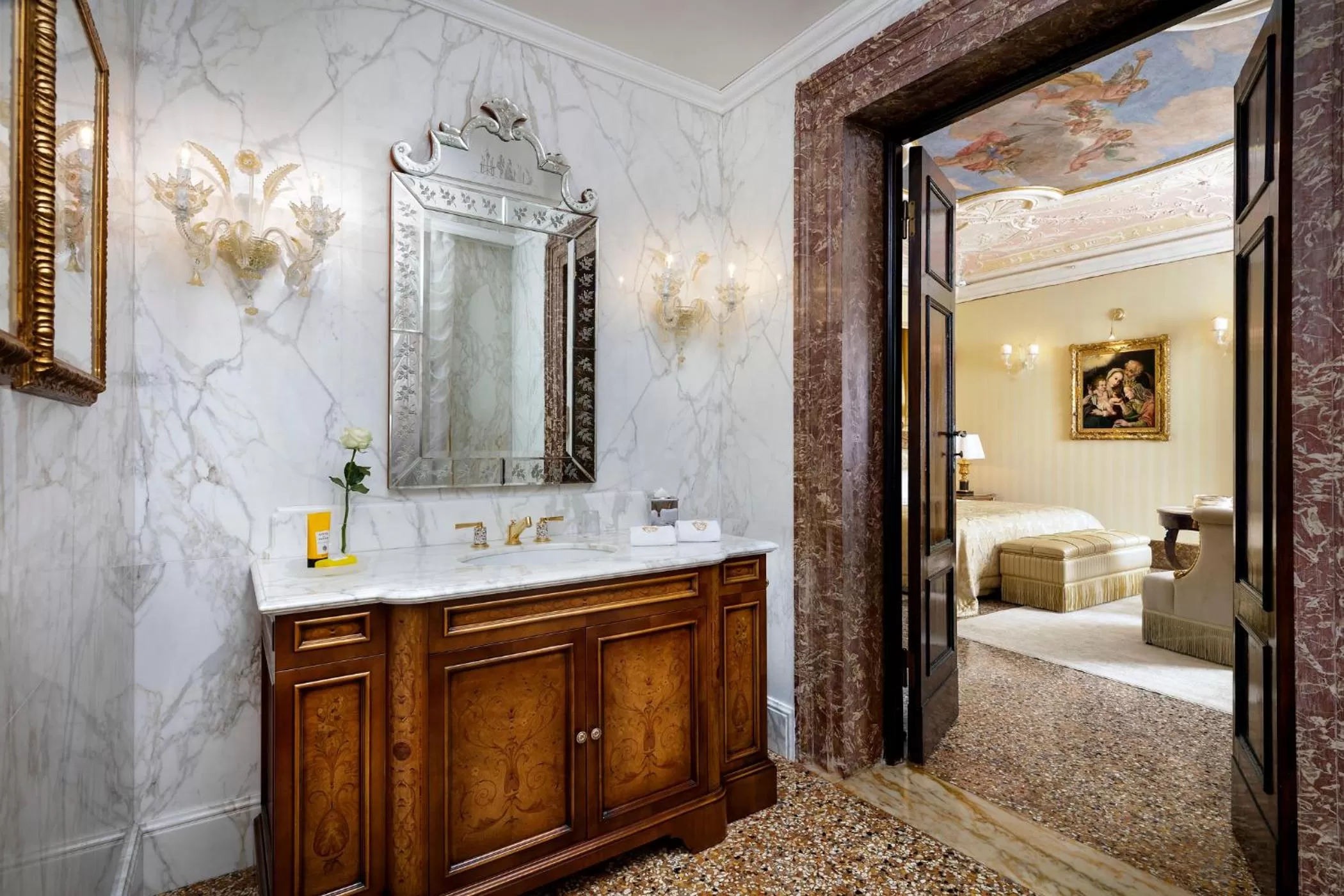 Bathroom, Bed in Hotel Danieli, Venice