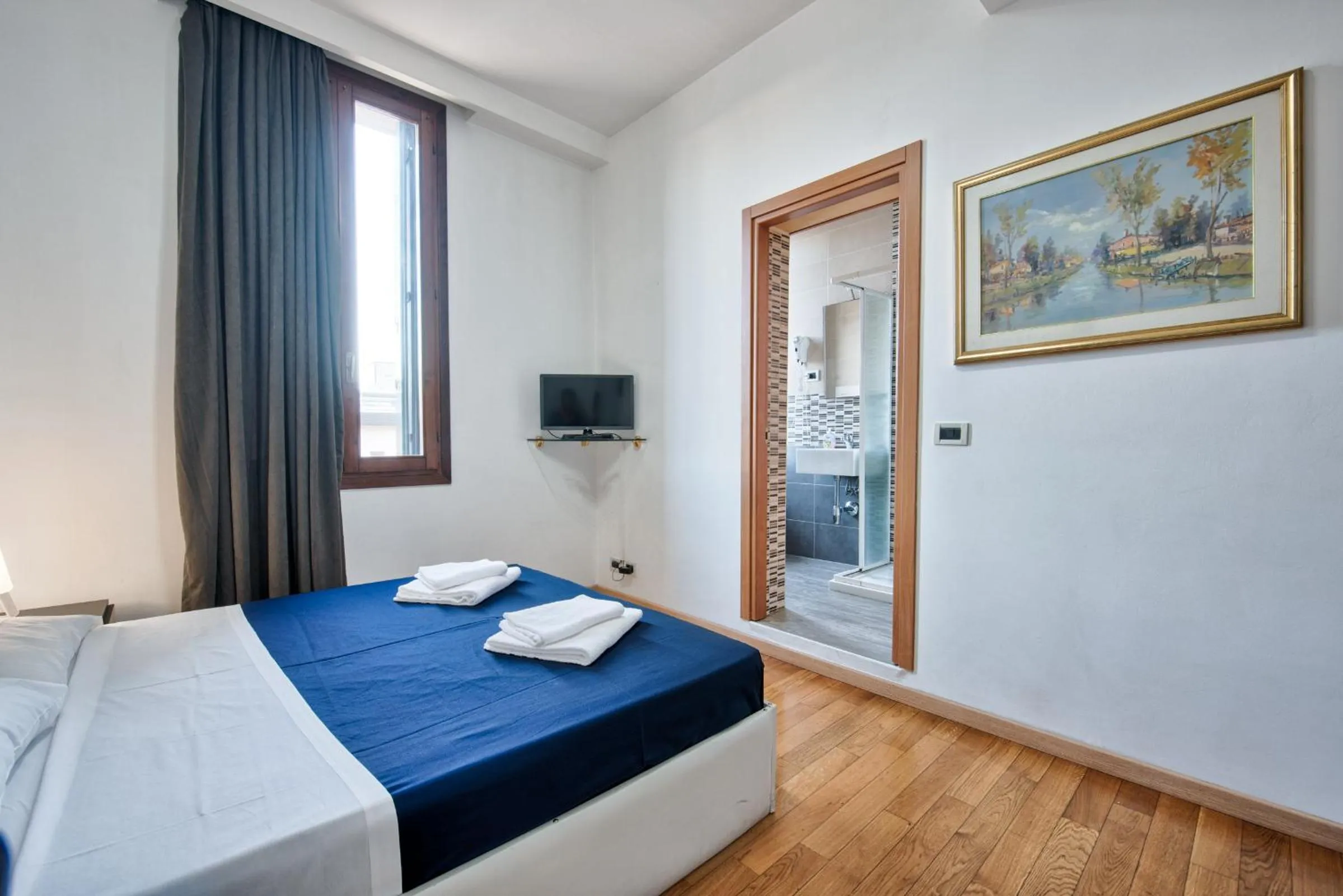 Bedroom, Bed in Hotel Trieste