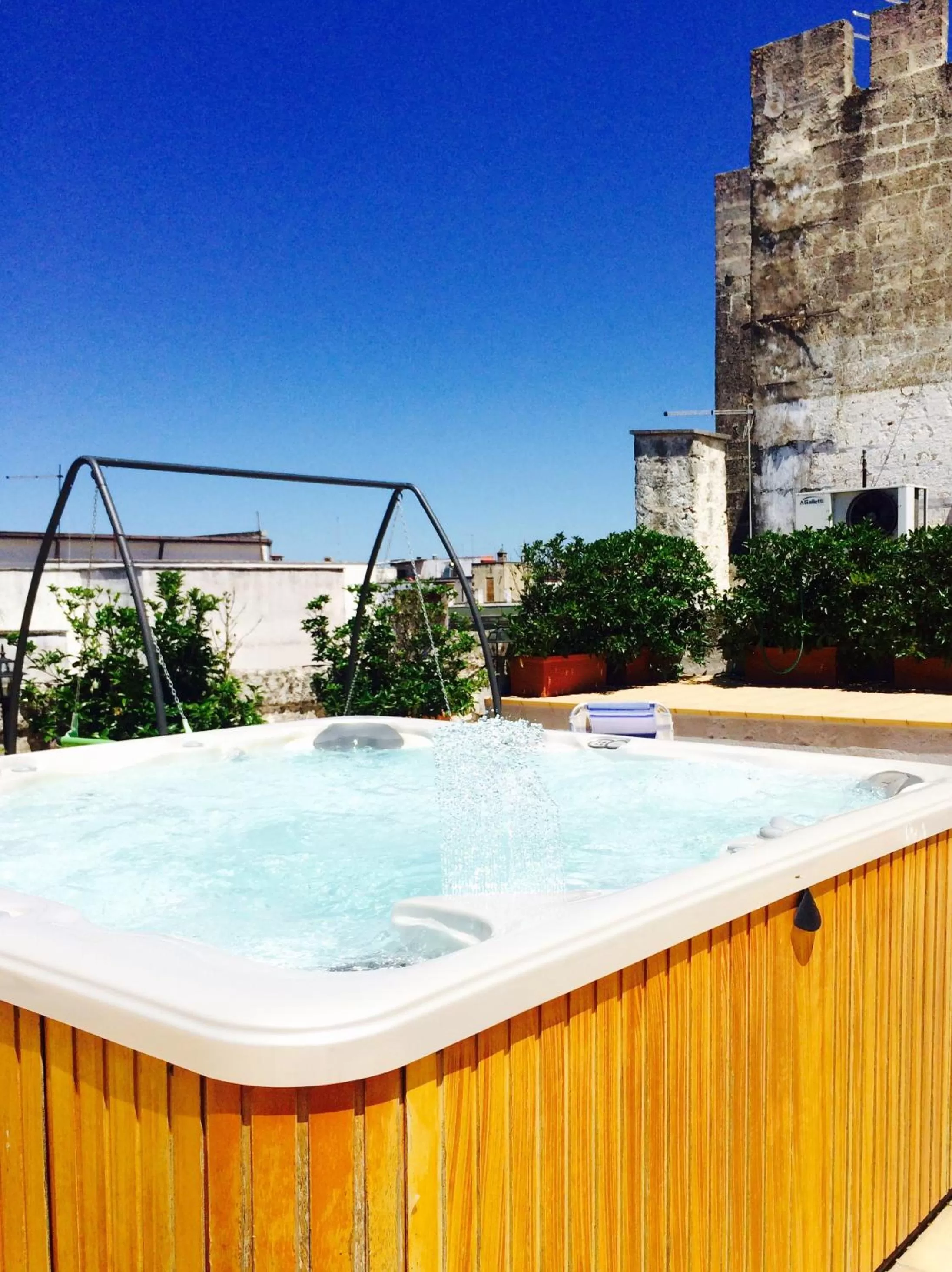 Hot Tub in Castello Conti Filo