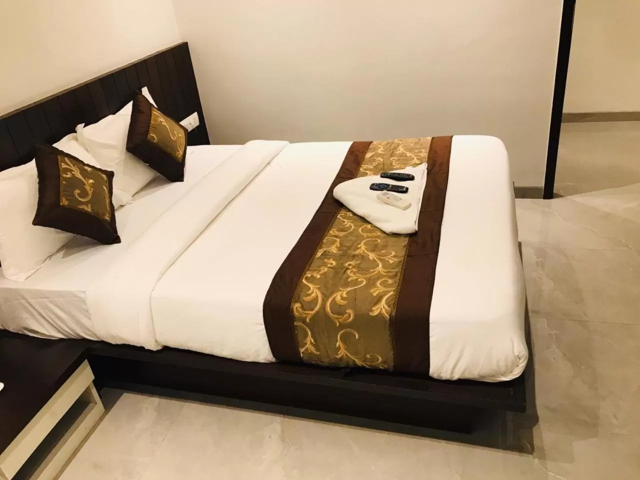 Bed in Hotel Flora Suites - Fort