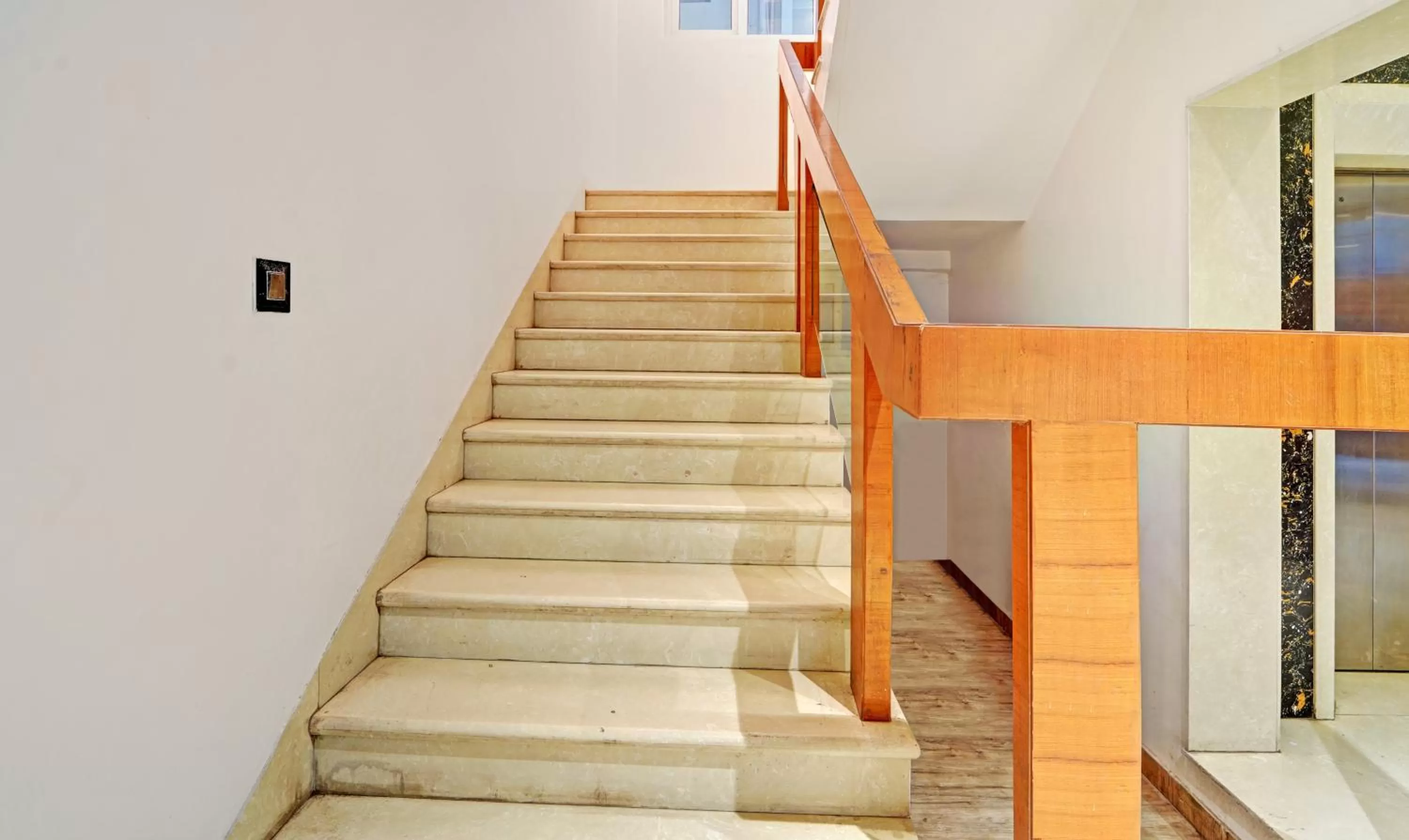 Lobby or reception in Treebo Vinayak Inn, 600 Mts From Coimbatore Railway Station