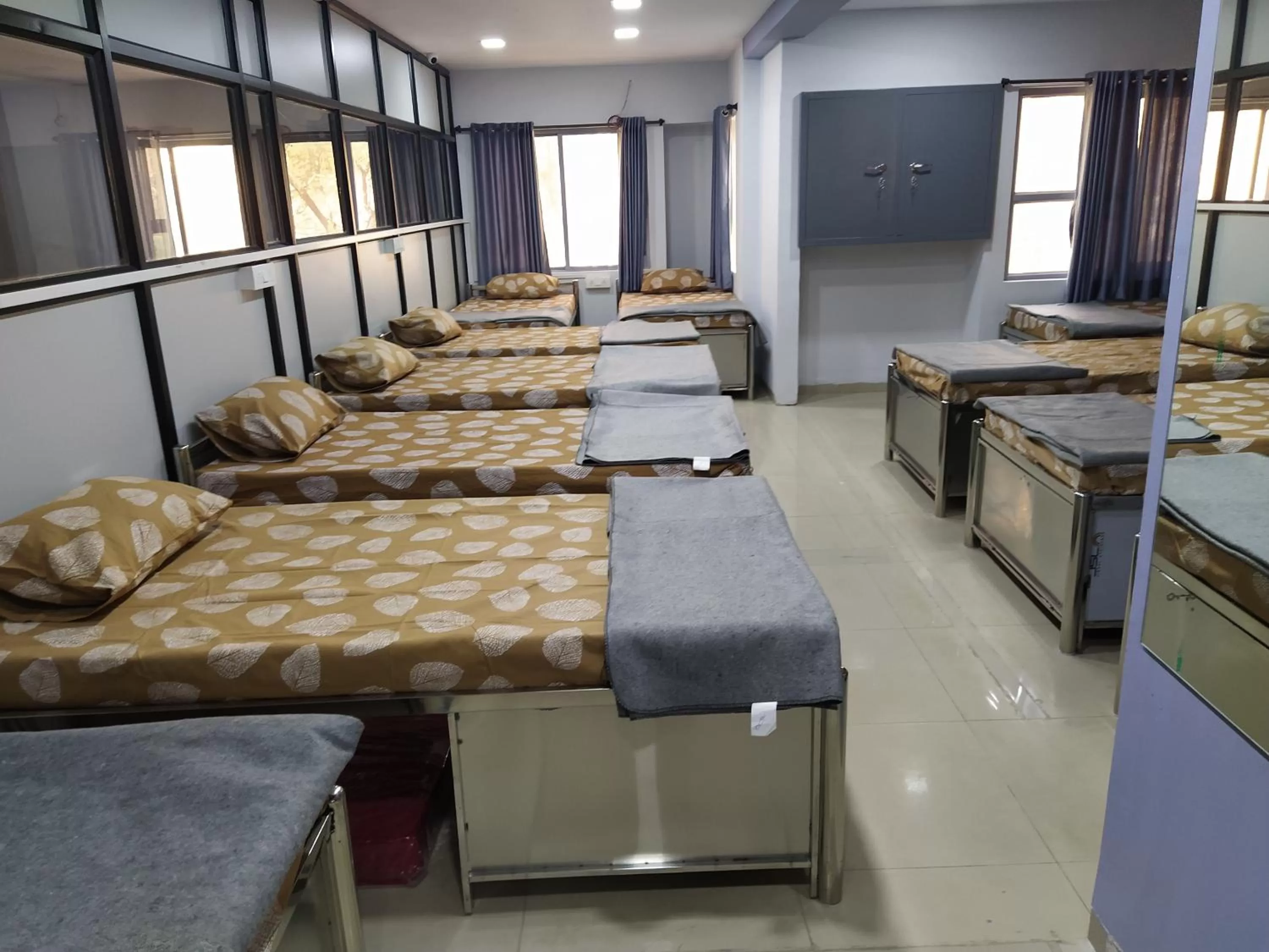 Bed in Shiv Sai Dormitory