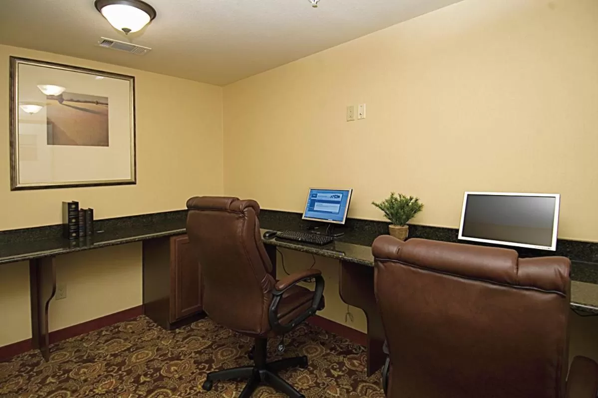Business facilities in Country Inn & Suites by Radisson, Crestview, FL