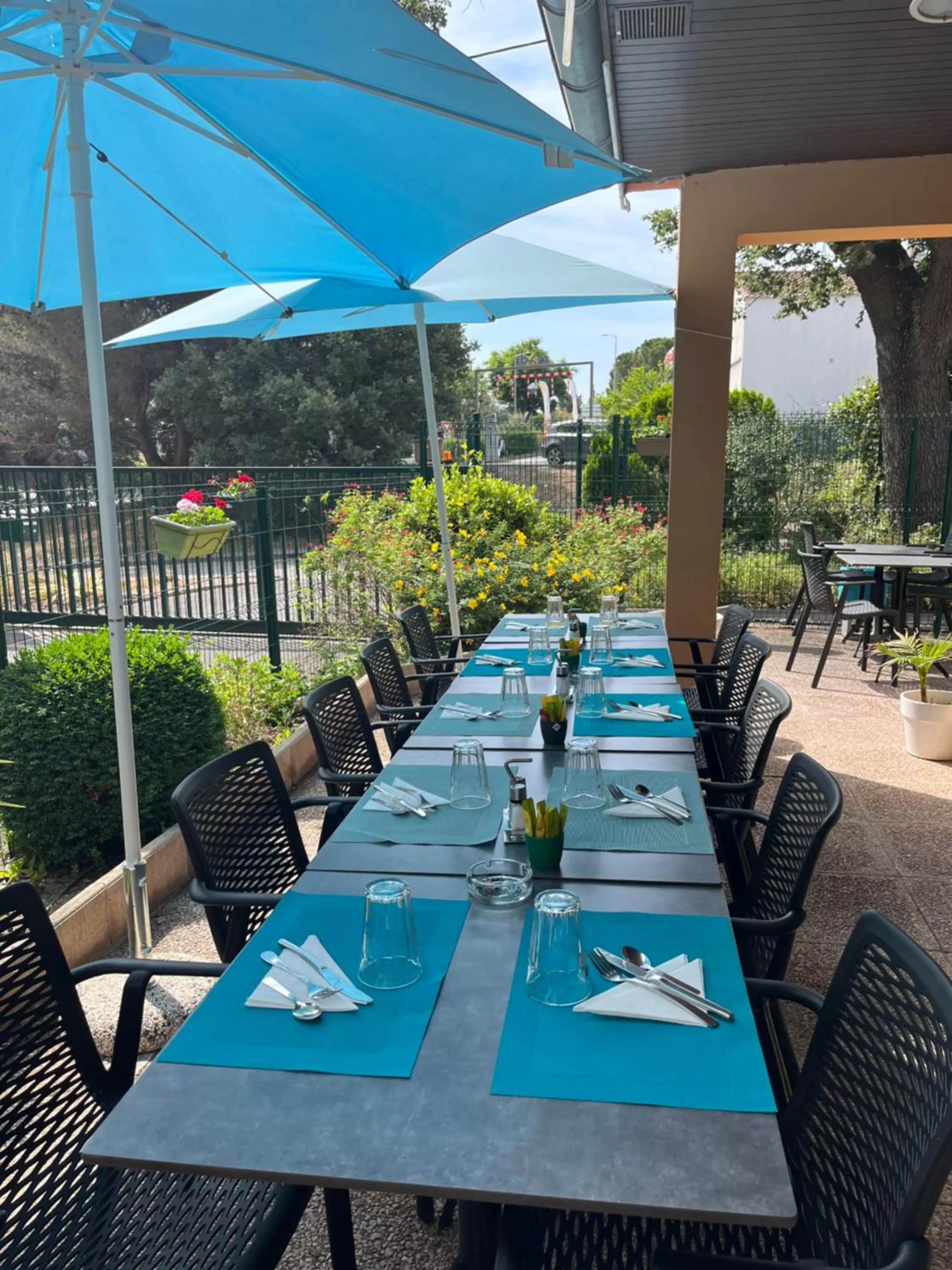 Patio in Kyriad Direct Marseille Ouest - Martigues