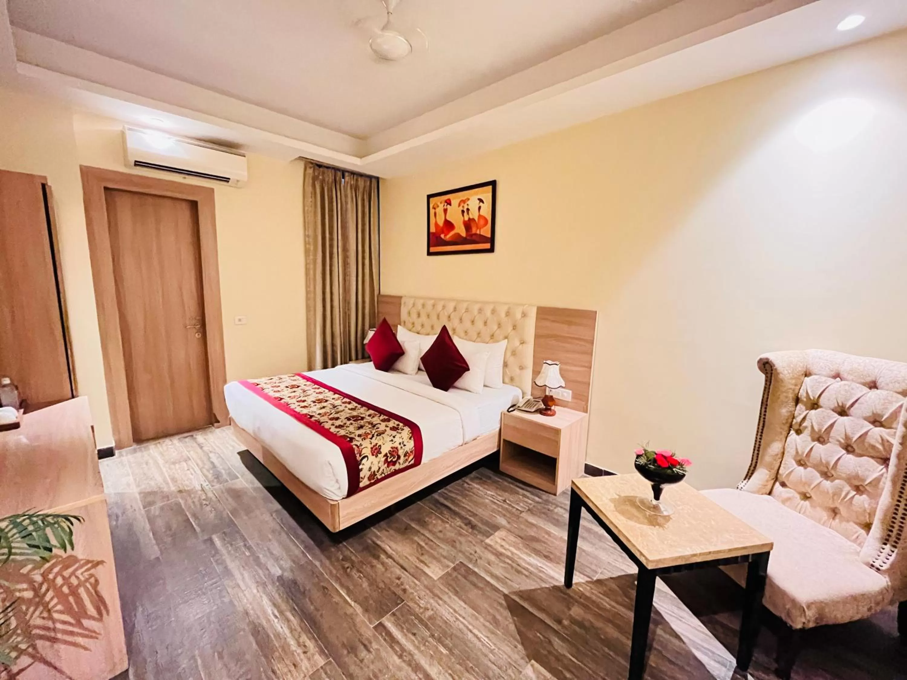 Bed in Hotel Banz near Delhi Airport