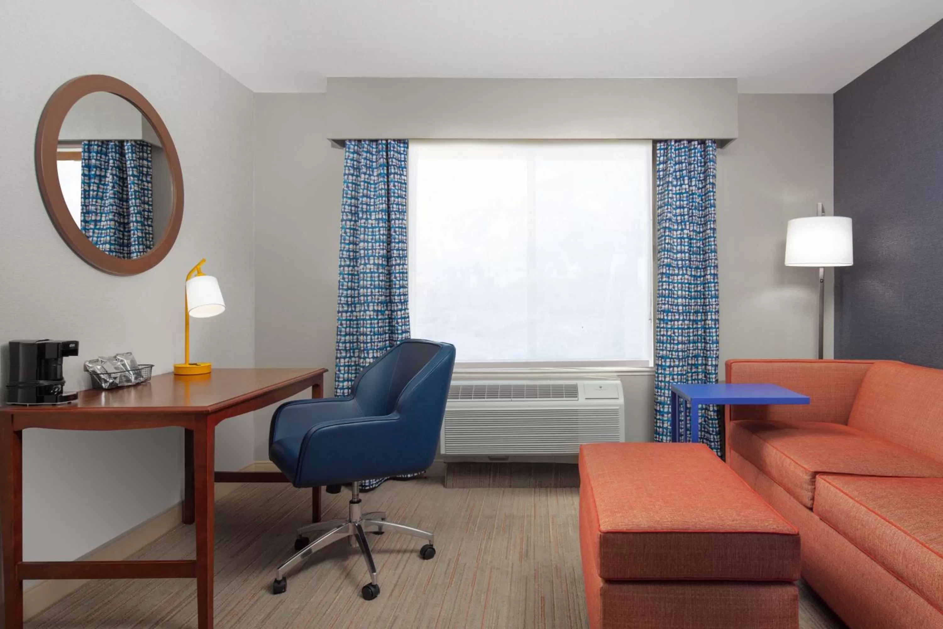 Bedroom in Hampton Inn Medford