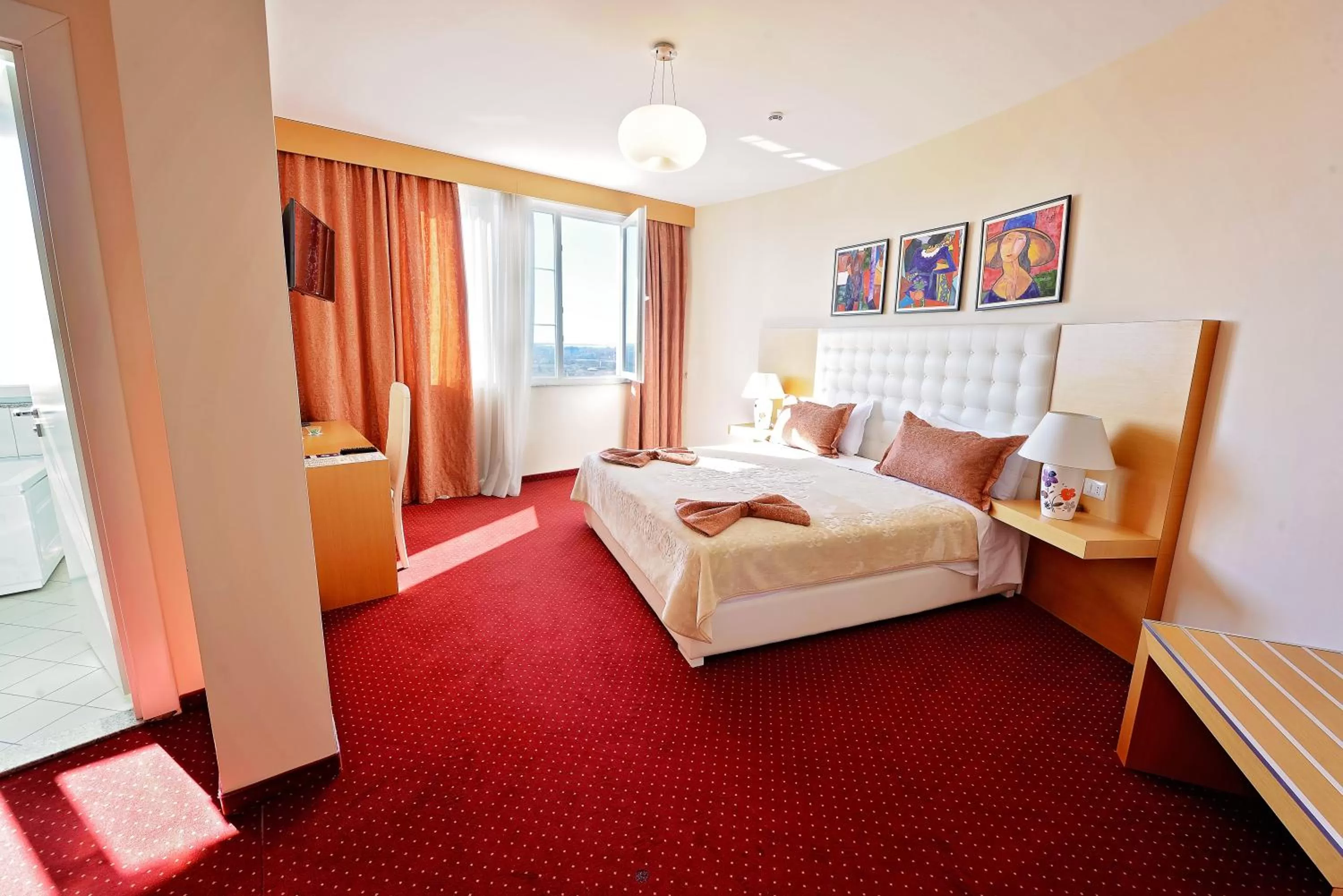 Photo of the whole room, Bed in Jolly Hotel