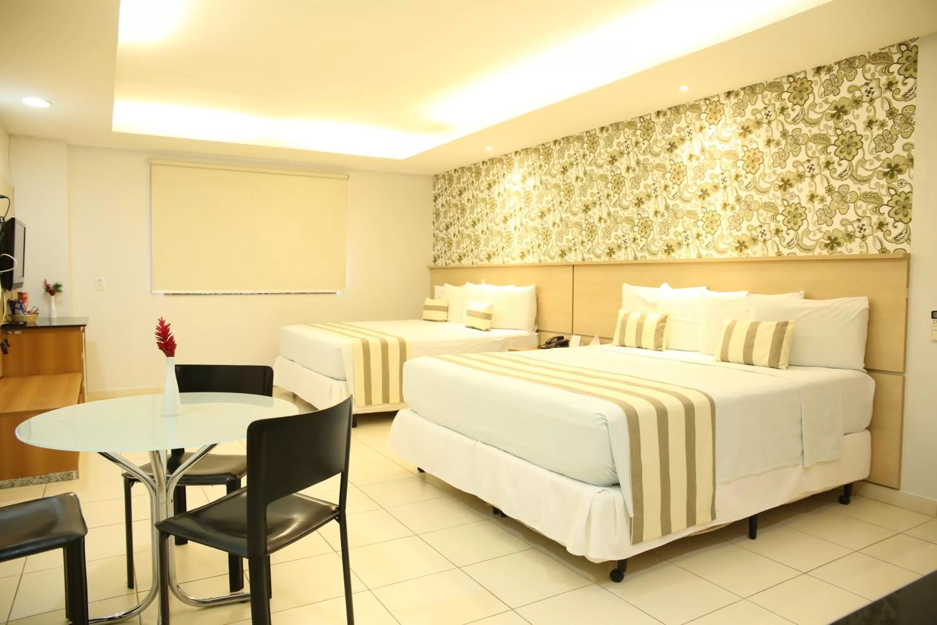 Photo of the whole room, Bed in Atrium Confort Hotels