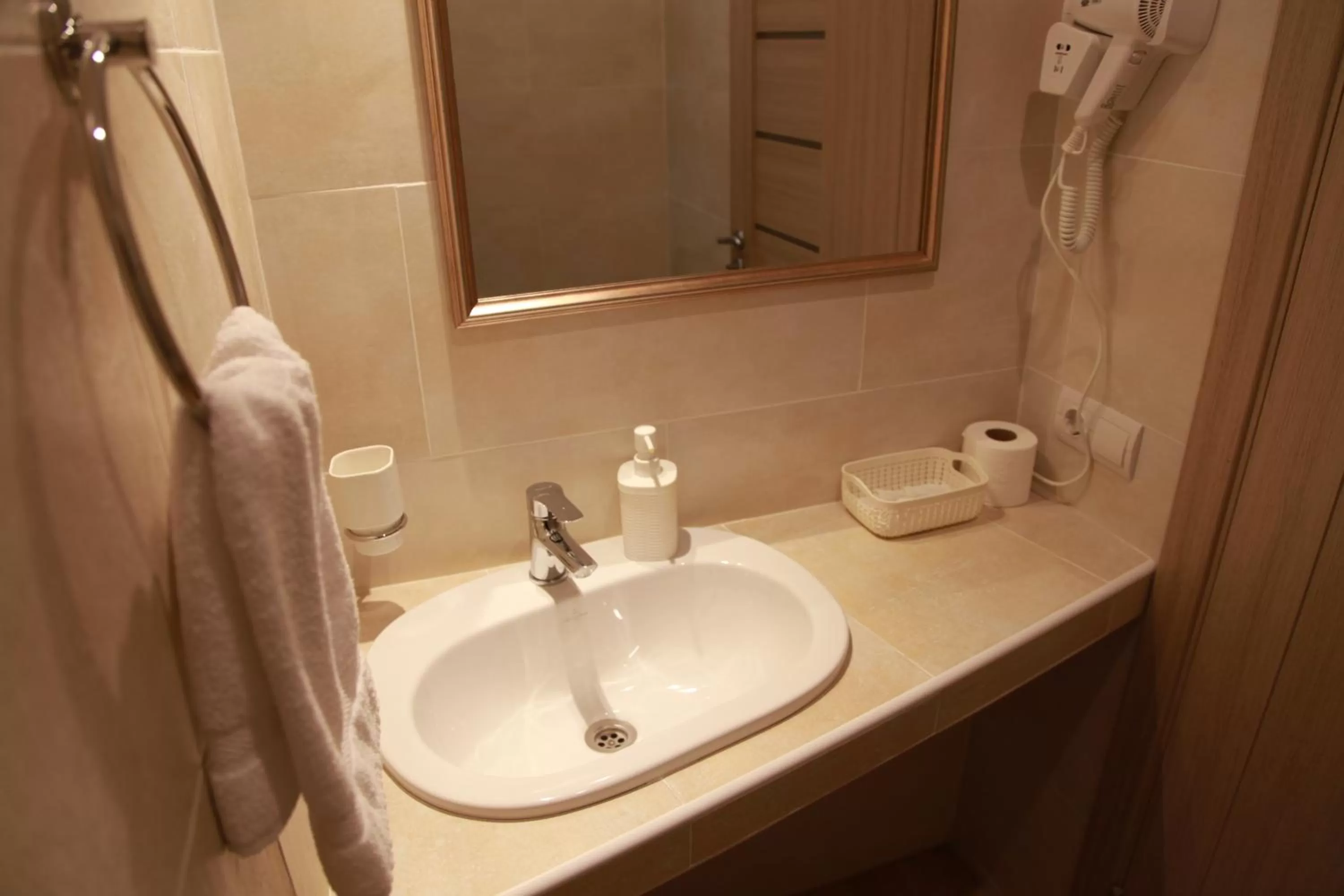 WINE & ROSE BOUTIQUE HOTEL