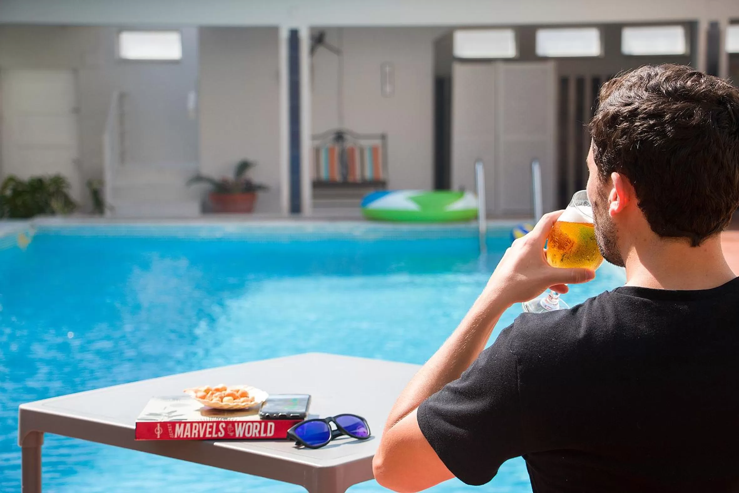 People in Hotel Meira