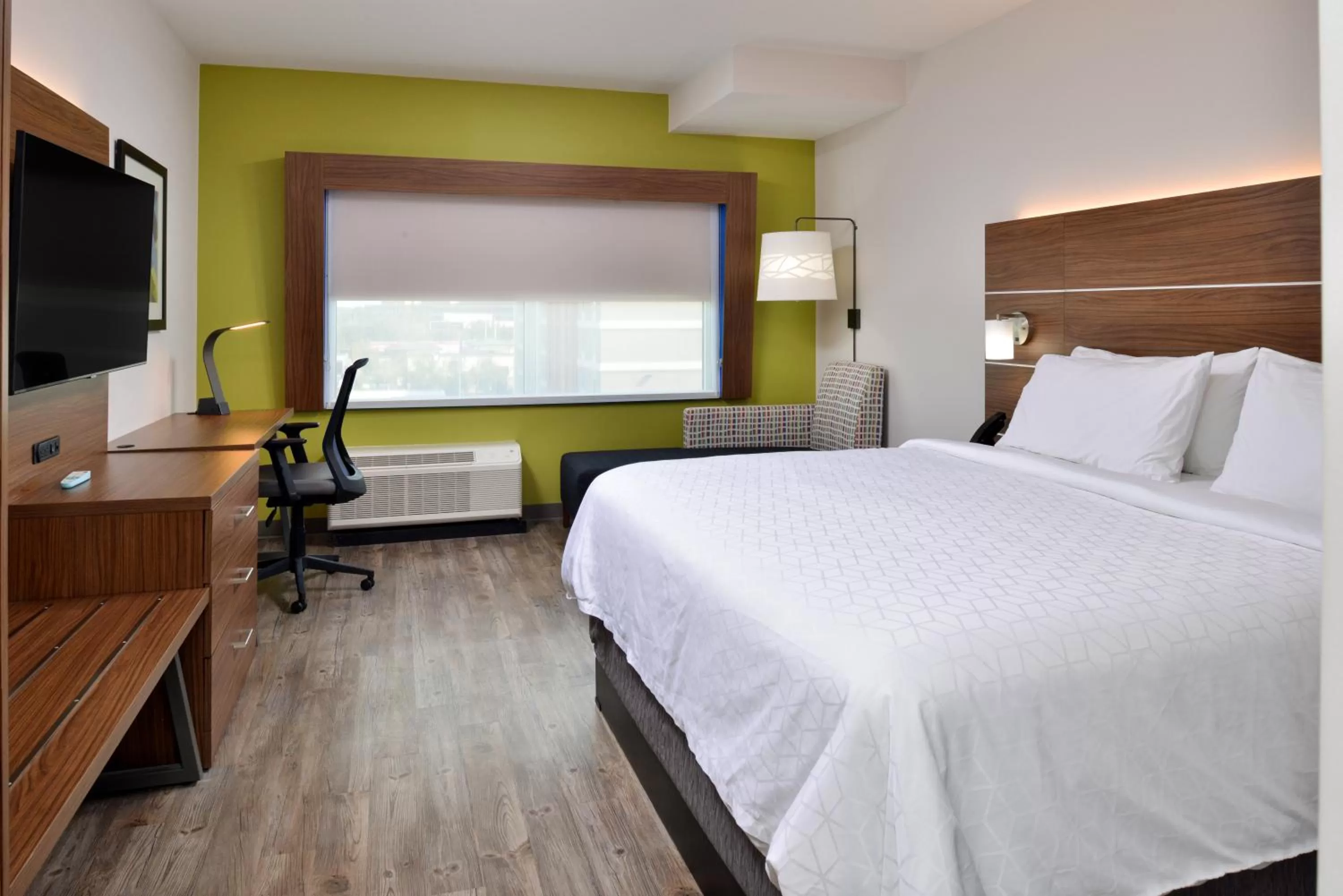 Bed in Holiday Inn Express Orlando - South Park by IHG