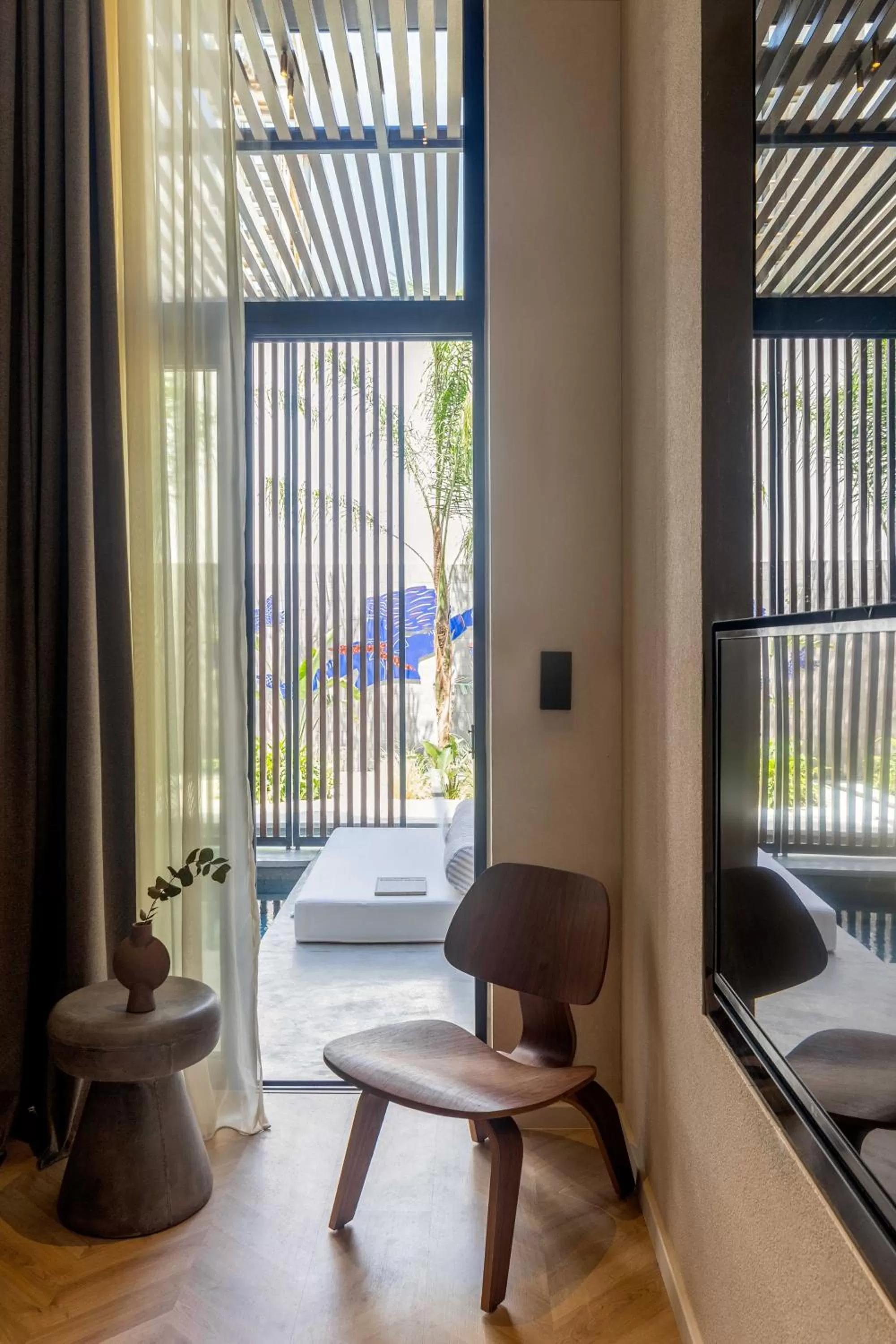 Seating area, Bed in The Newel Psychiko