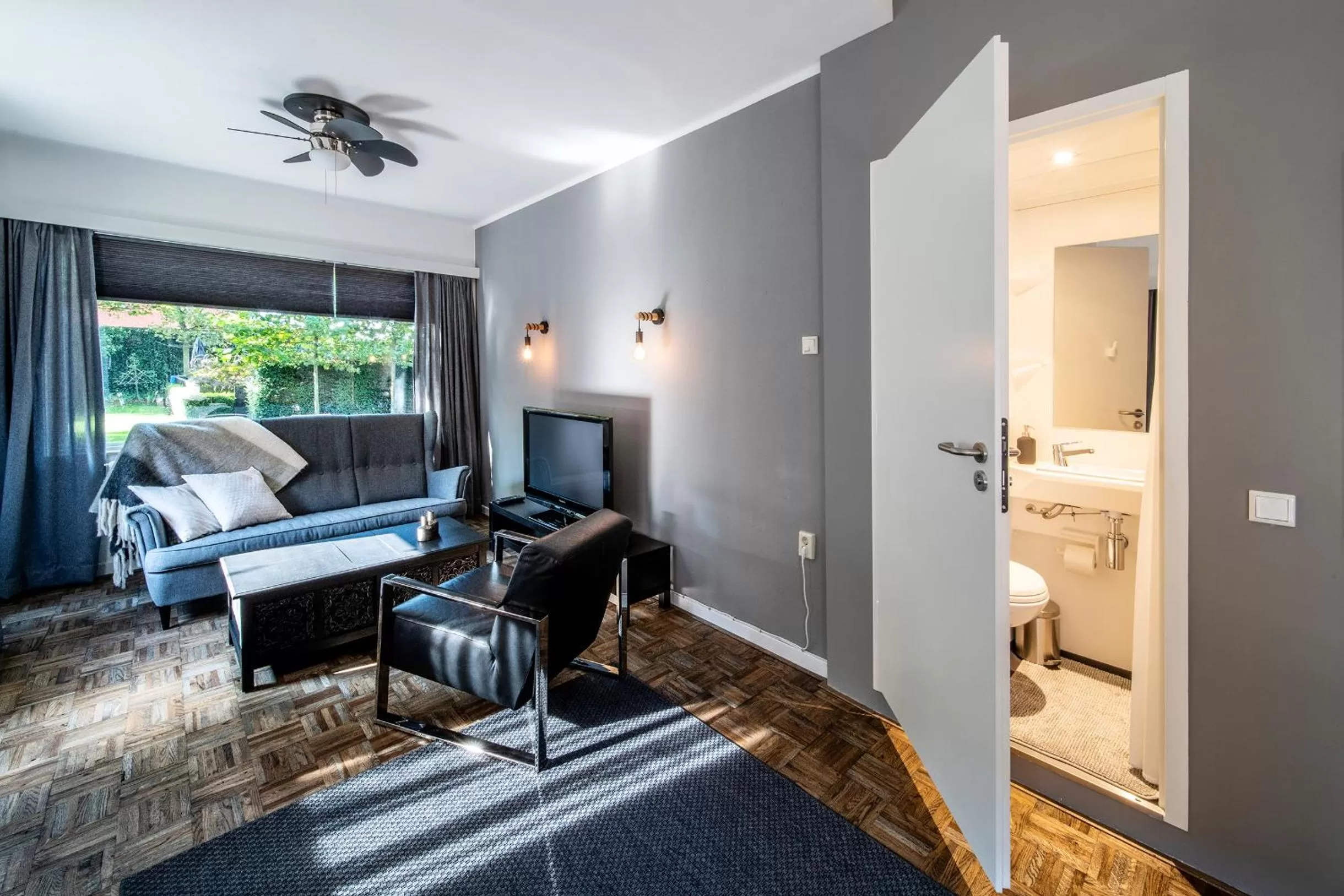 TV and multimedia, Bed in Hush Bed & Breakfast