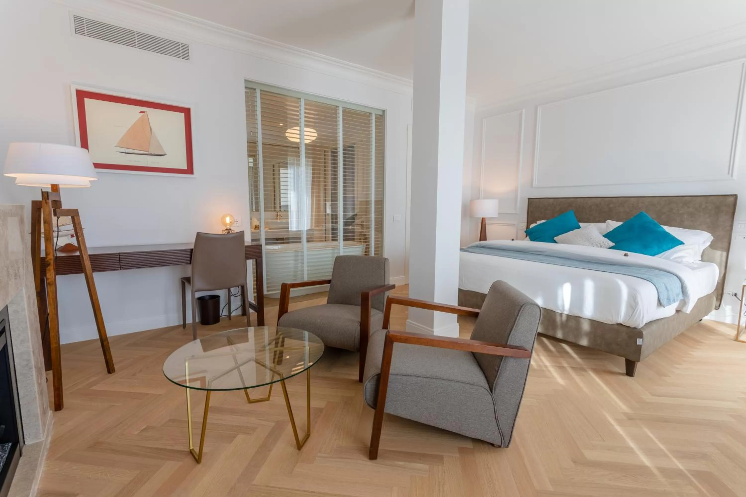 Shower, Bed in Porto Romano - The Marina Resort