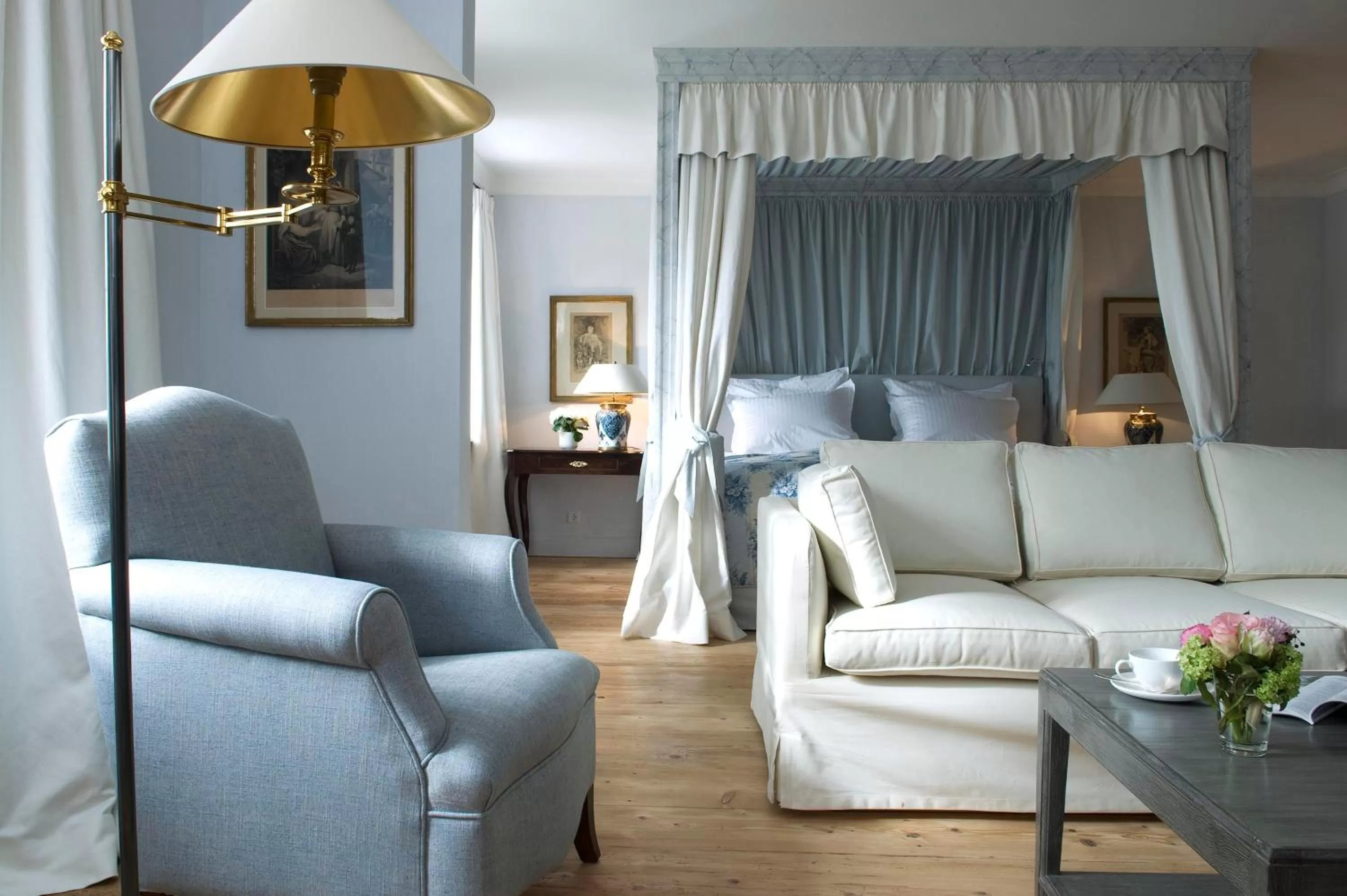 Bed in Brauereigasthof-Hotel Aying