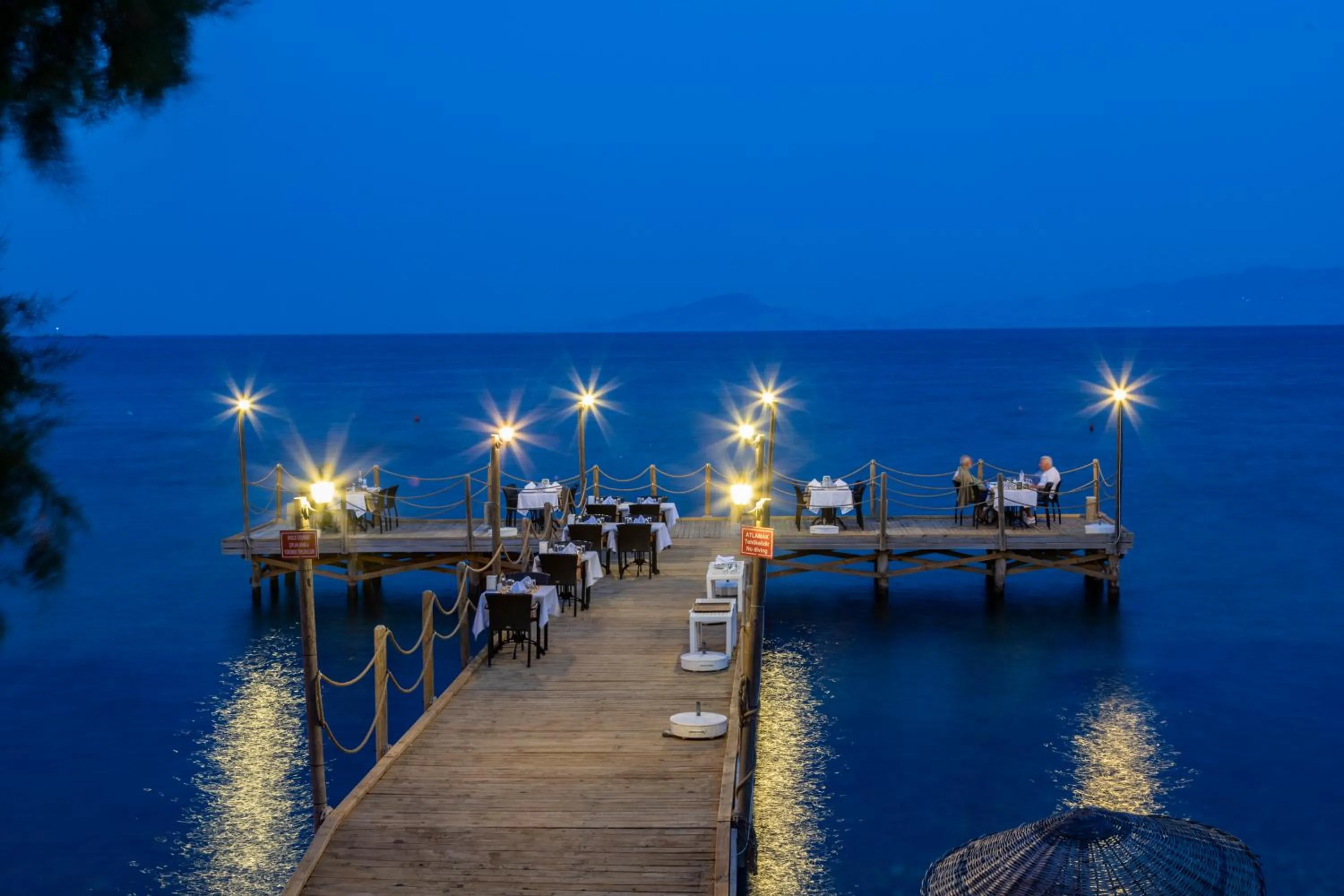 Restaurant/places to eat in Orcey Hotel