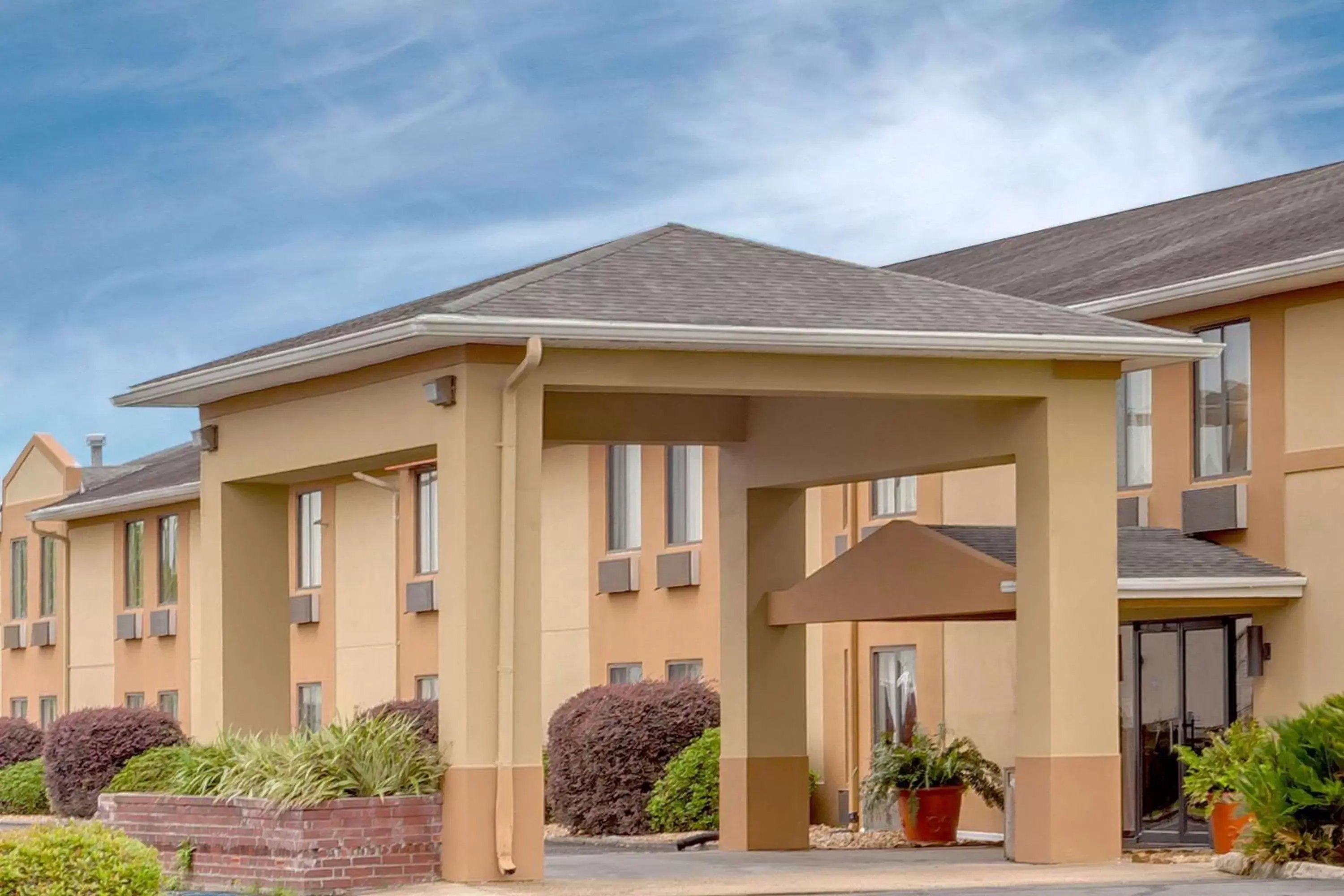 Howard Johnson by Wyndham Scott Lafayette Howard Johnson by Wyndham Scott Lafayette