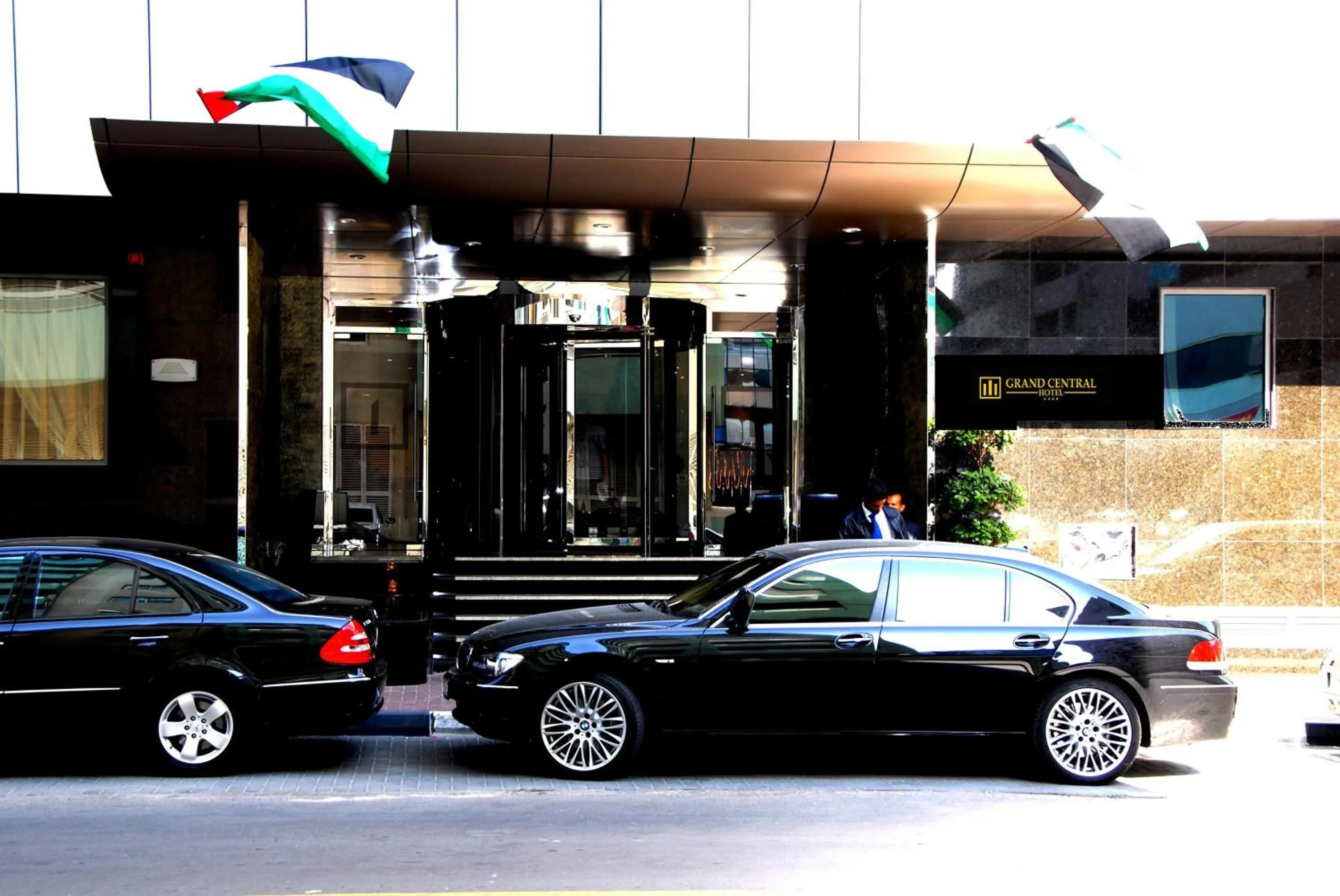 Facade/entrance in Grand Central Hotel