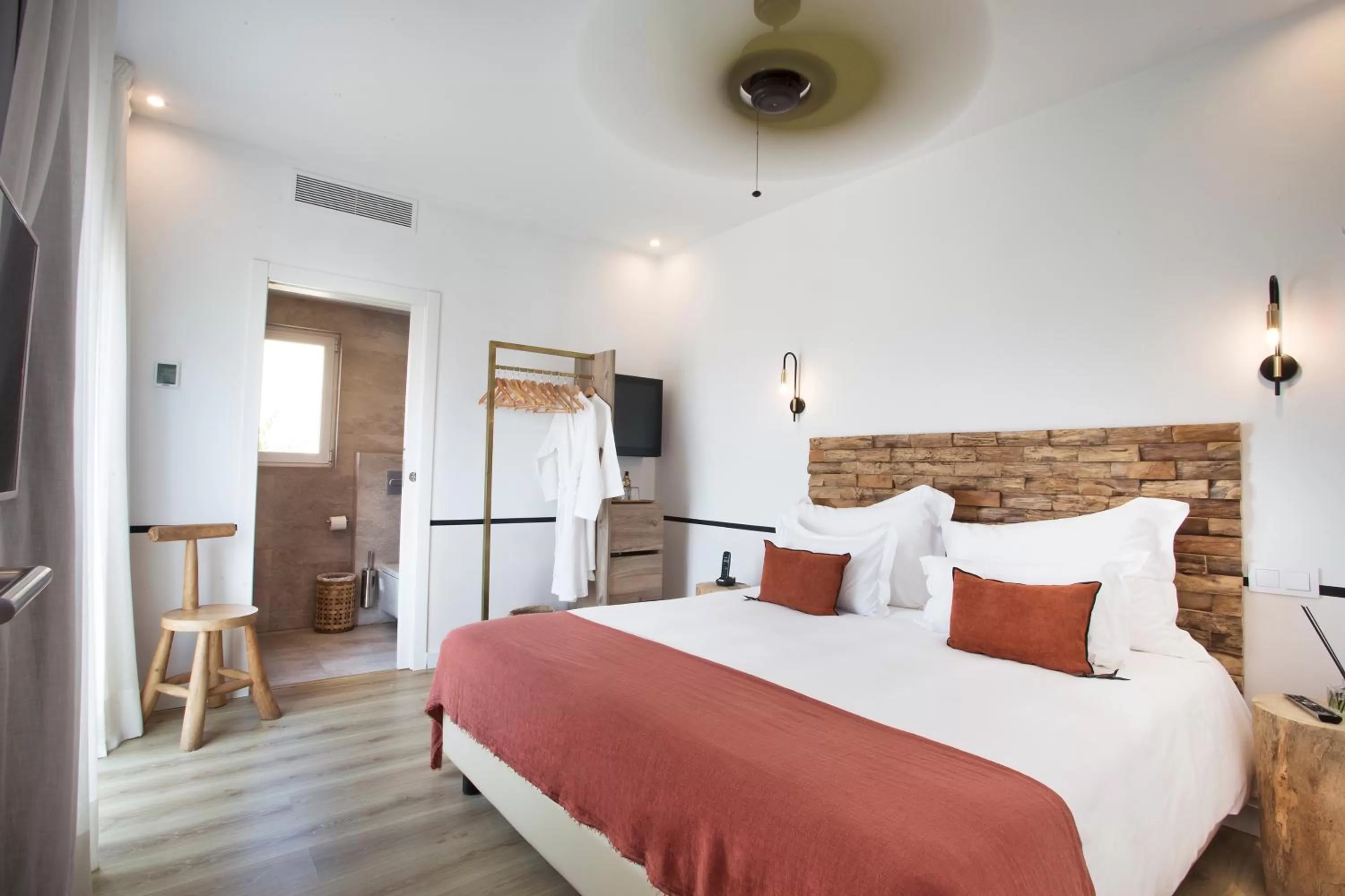 Photo of the whole room, Bed in Mikasa Ibiza Boutique Hotel ADULTS ONLY