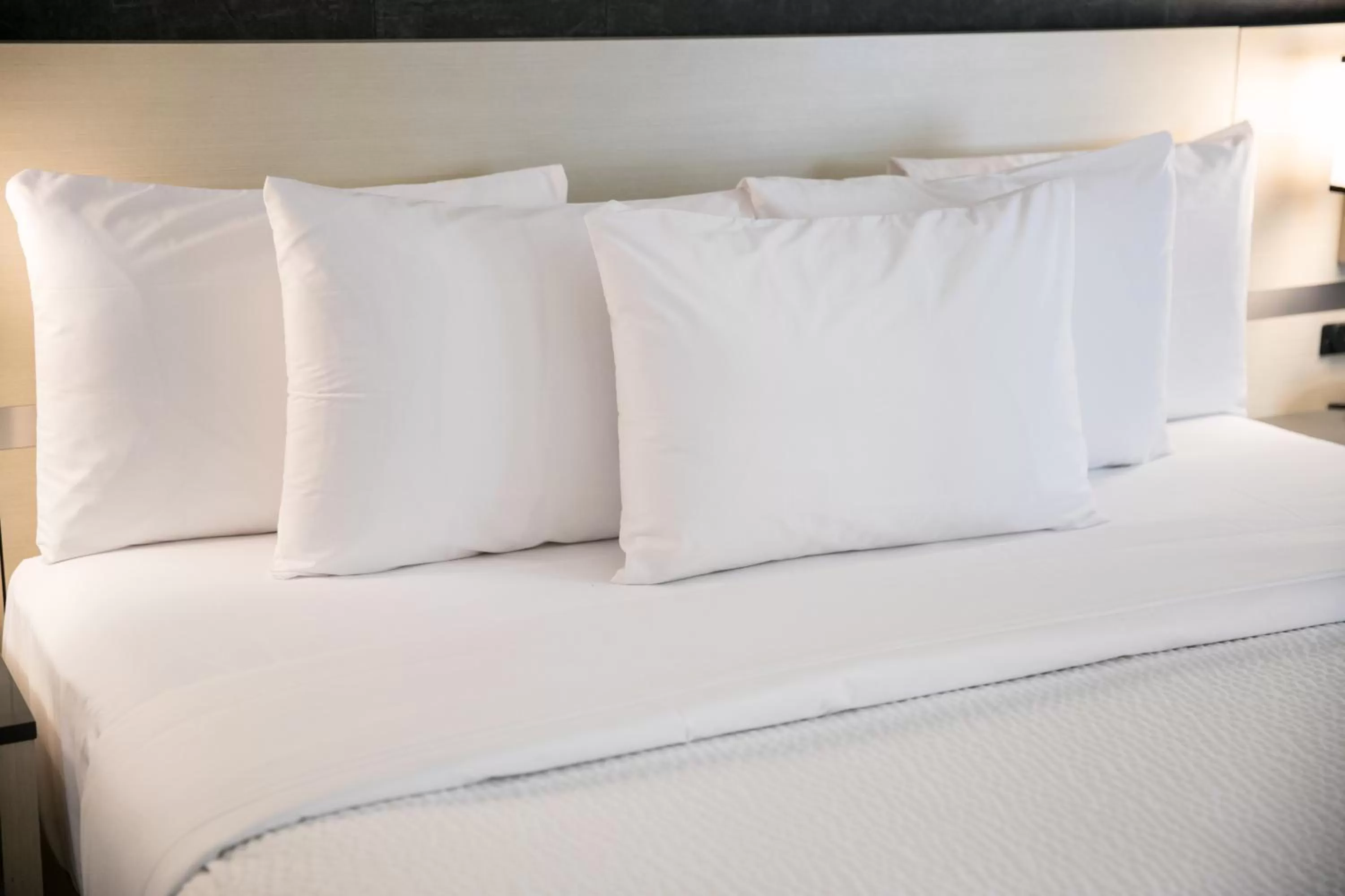 Bed in Days Inn by Wyndham Chetwynd