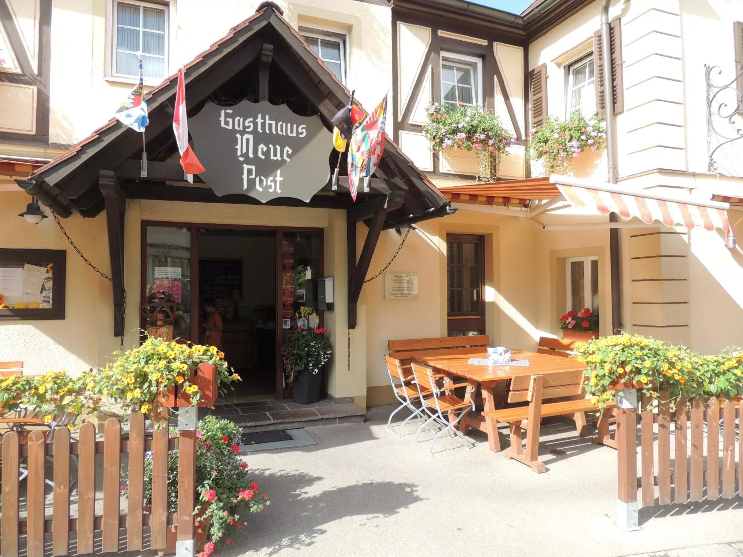 Facade/entrance in Hotel-Gasthof Neue Post