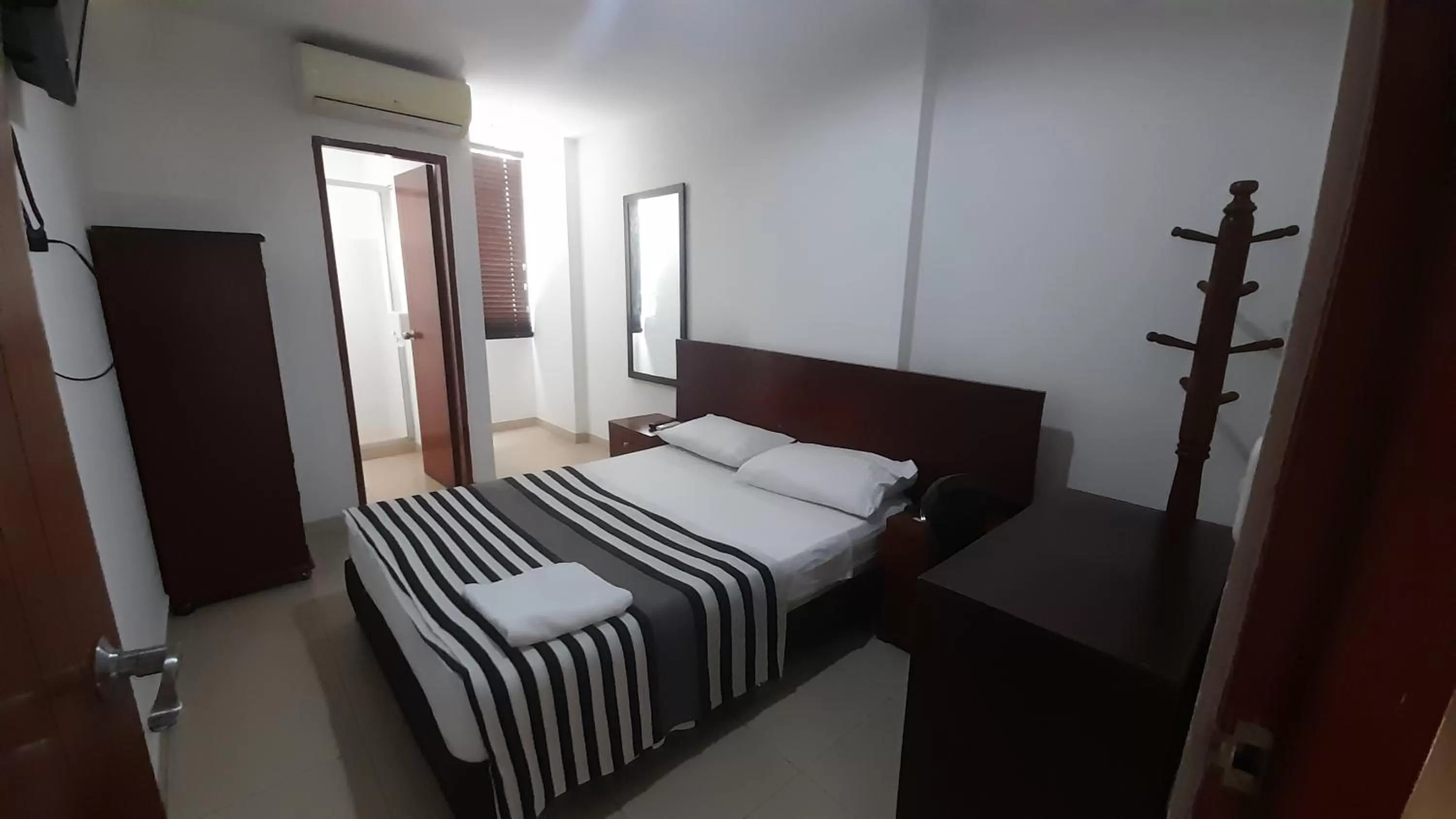 Bed in Hotel Santorini Neiva